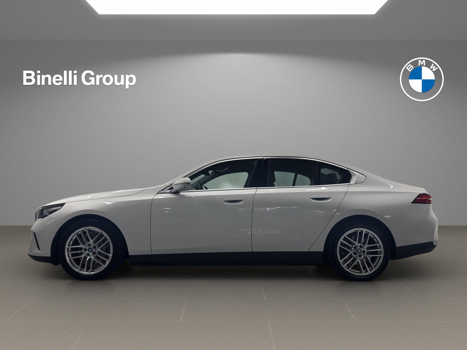 BMW i5 eDrive40-image-1