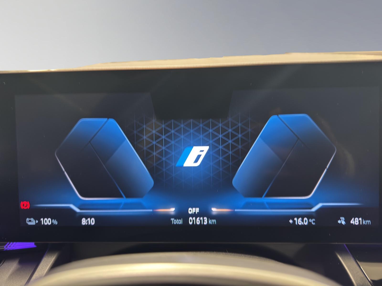 BMW i5 eDrive40-image-14