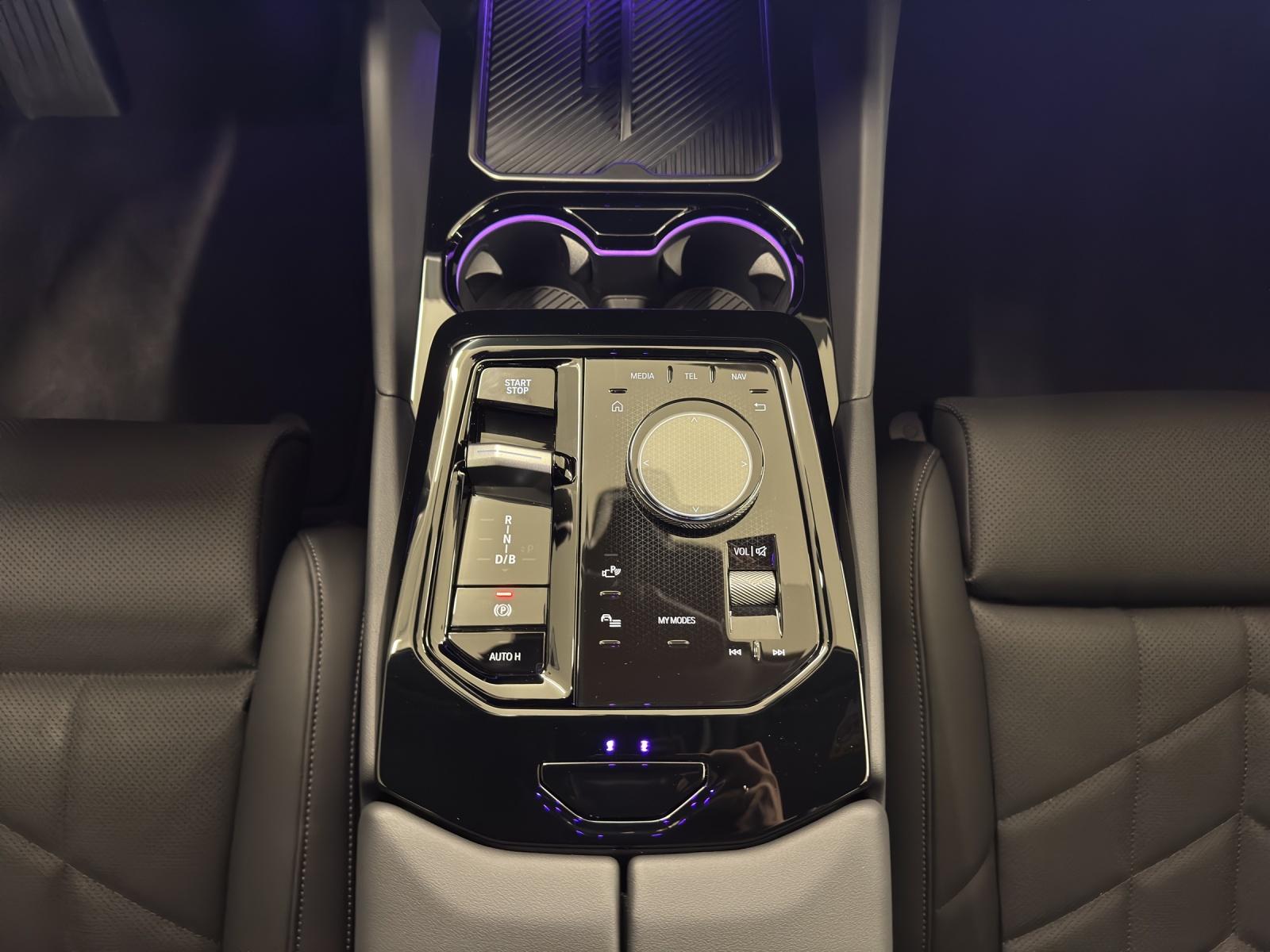 BMW i5 eDrive40-image-17