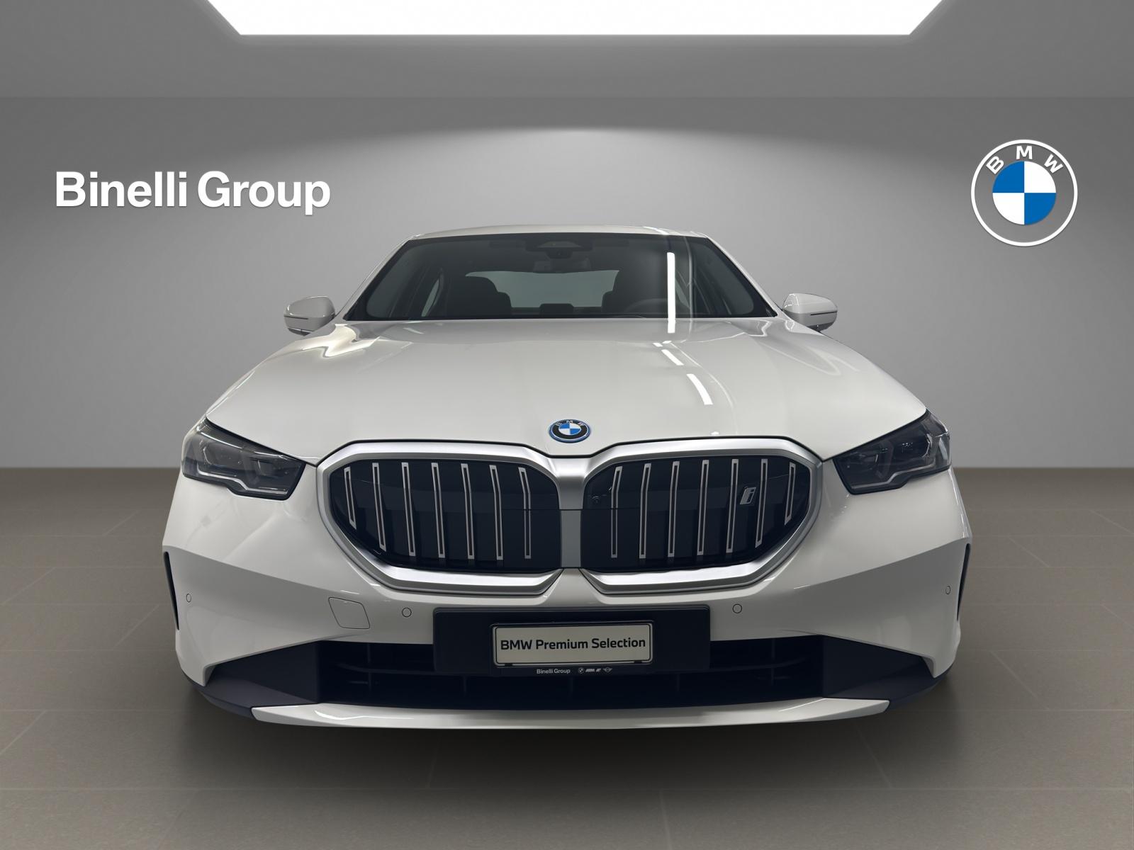 BMW i5 eDrive40-image-7