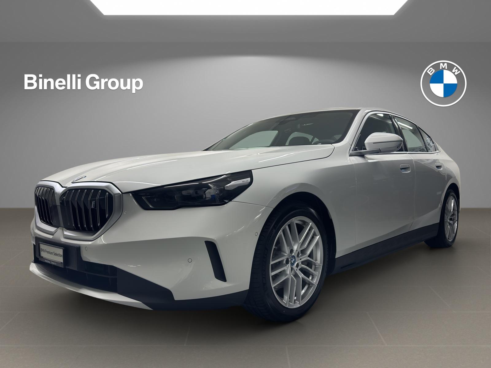 BMW i5 eDrive40-image-0