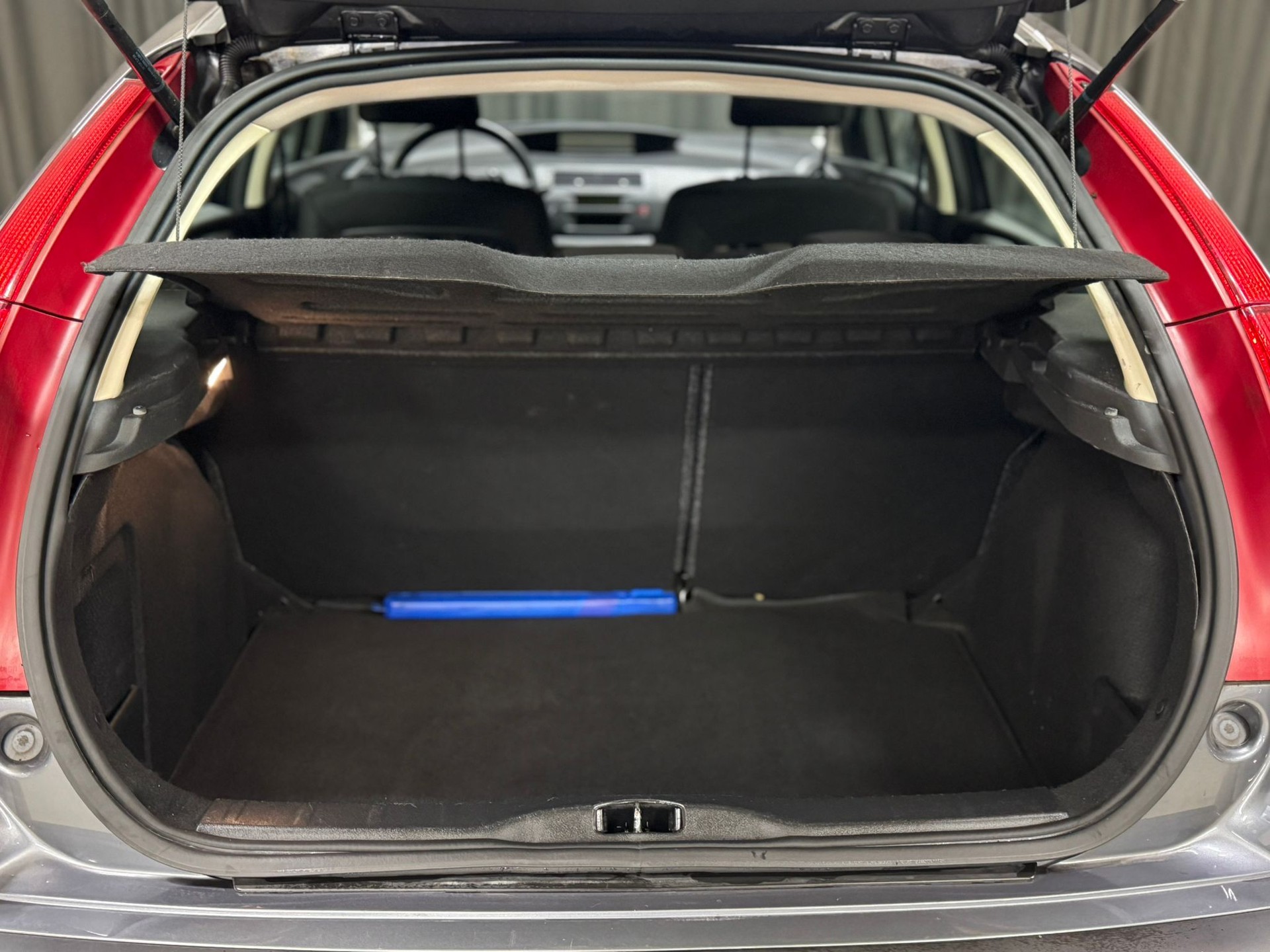 CITROEN C4 Berline 1.4i 16V Essentiel (X)-image-11