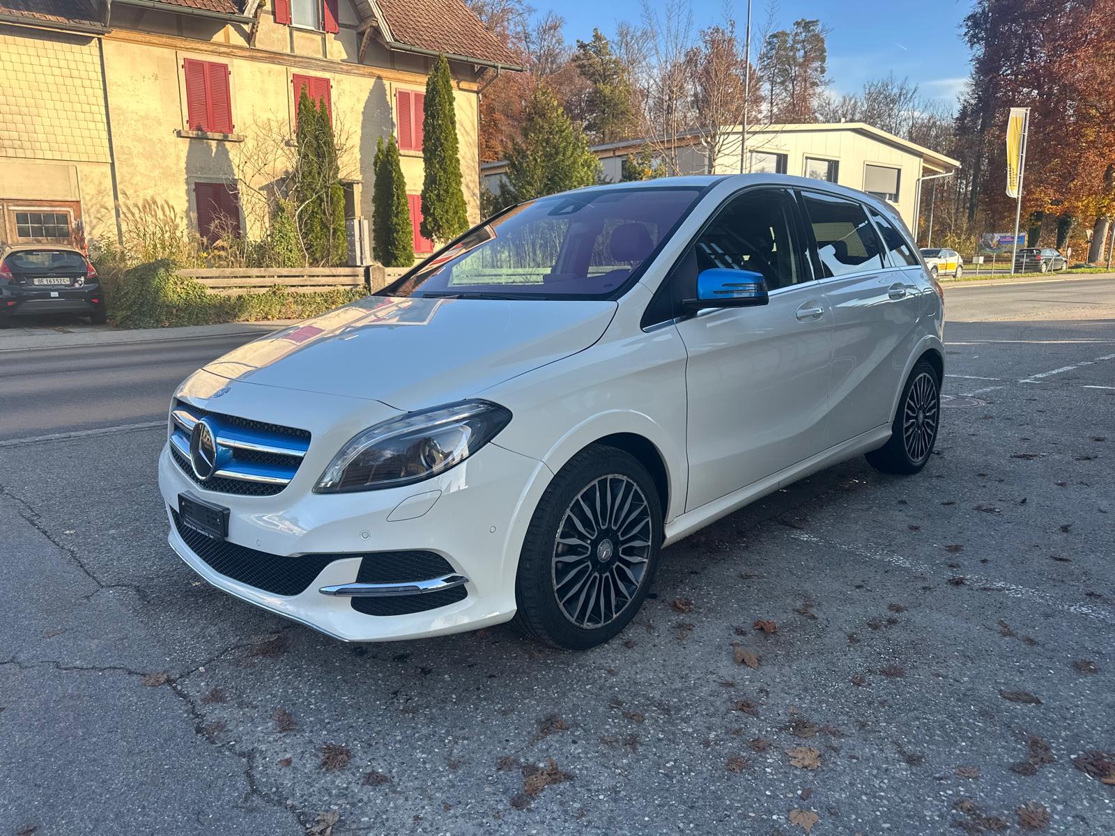 MERCEDES-BENZ B Electric Drive-showroom-element-1