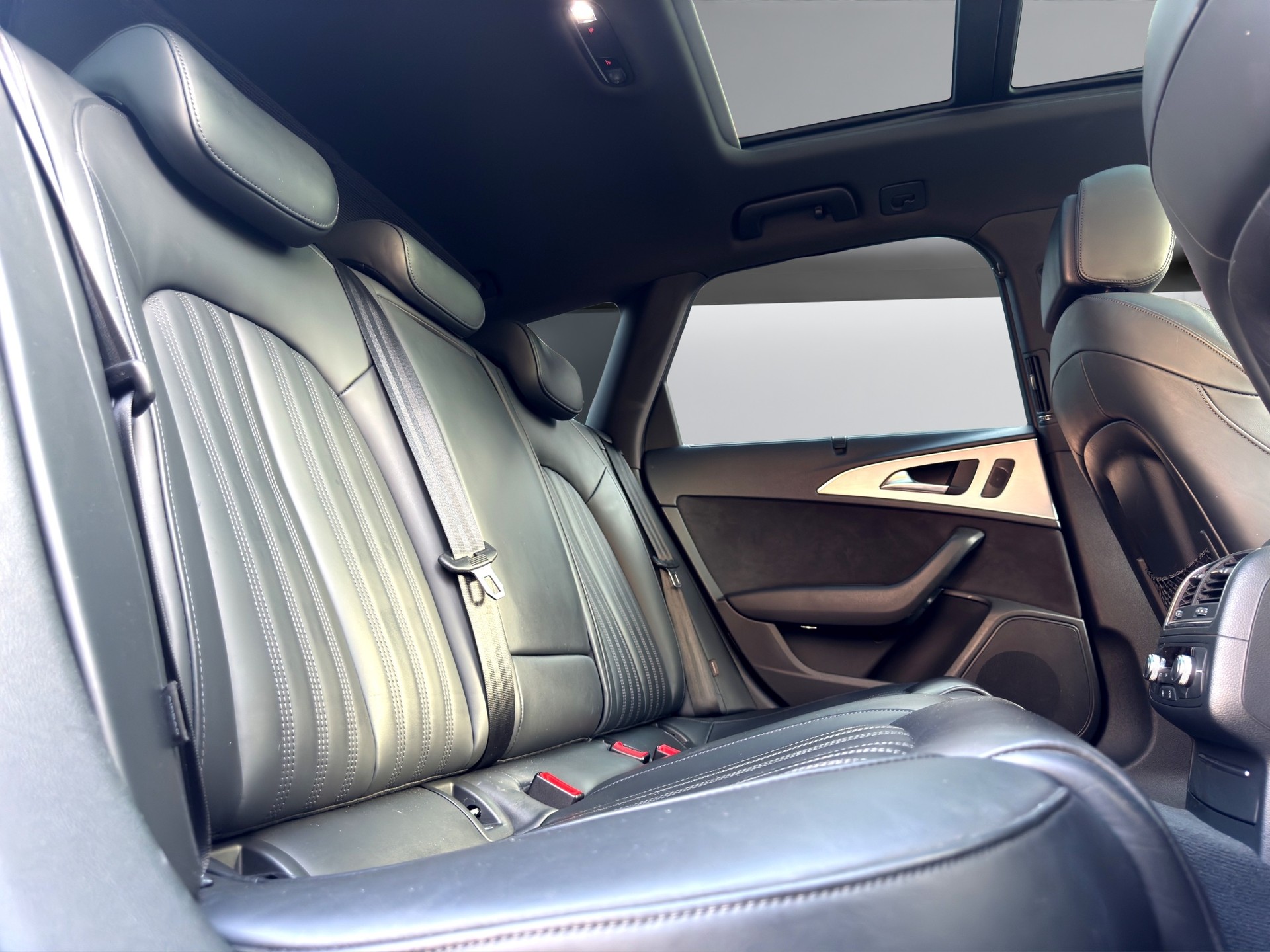 AUDI A6 Avant 3.0 TDI V6 quattro S-tronic-image-21