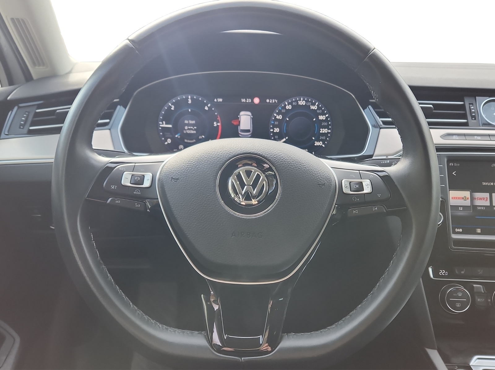 VW Passat Variant 2.0 TDI BMT High. DSG 4Motion-image-8