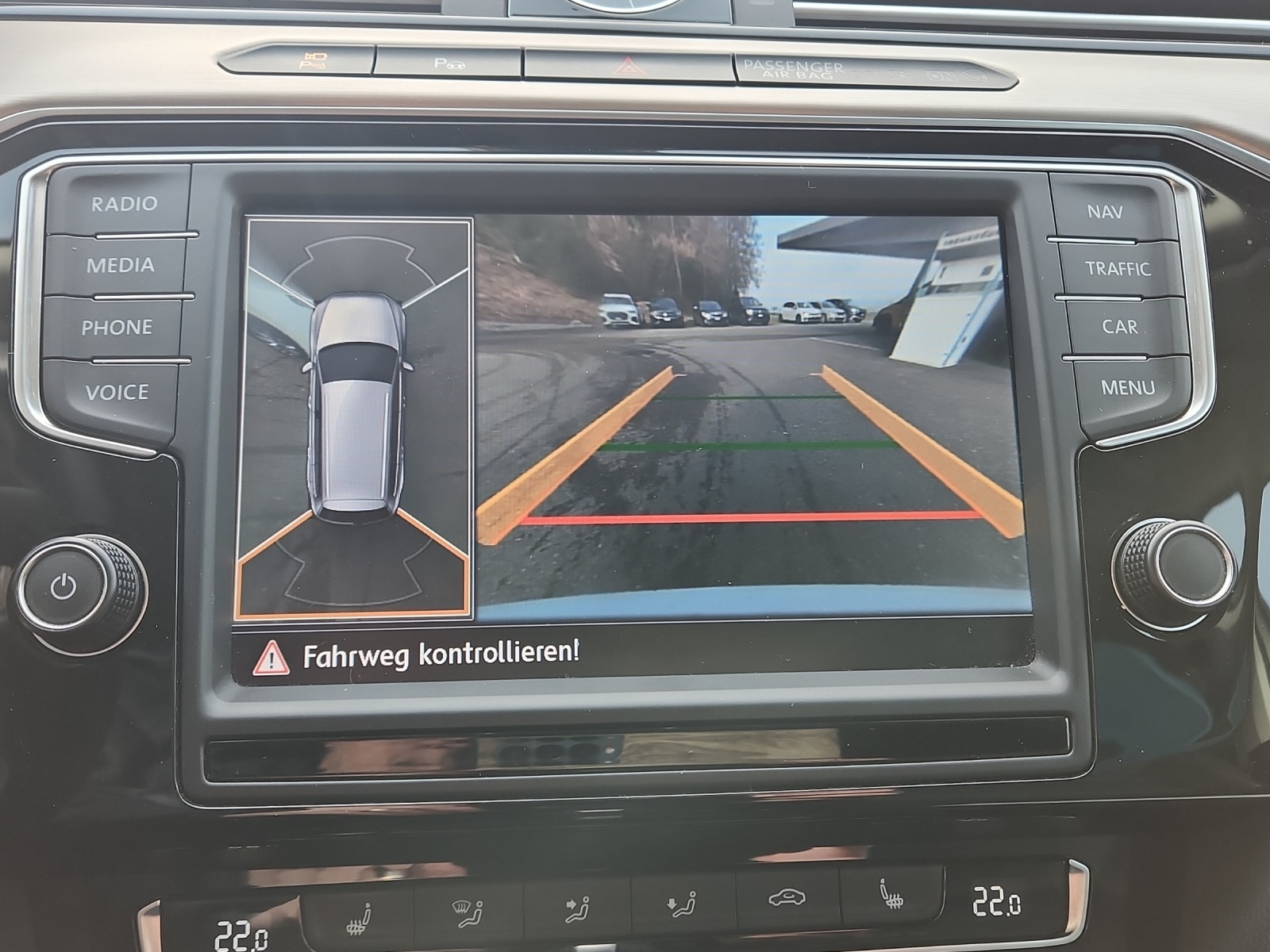 VW Passat Variant 2.0 TDI BMT High. DSG 4Motion-image-15