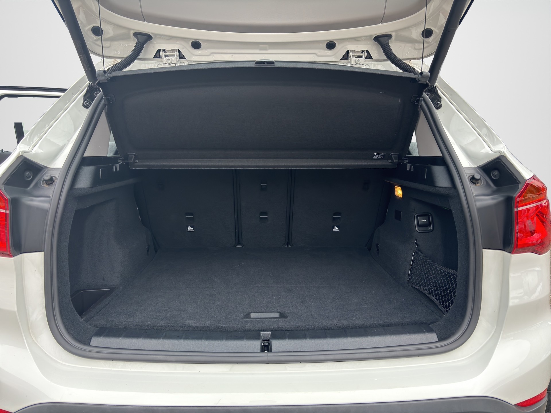 BMW X1 xDrive 25e Steptronic-image-13