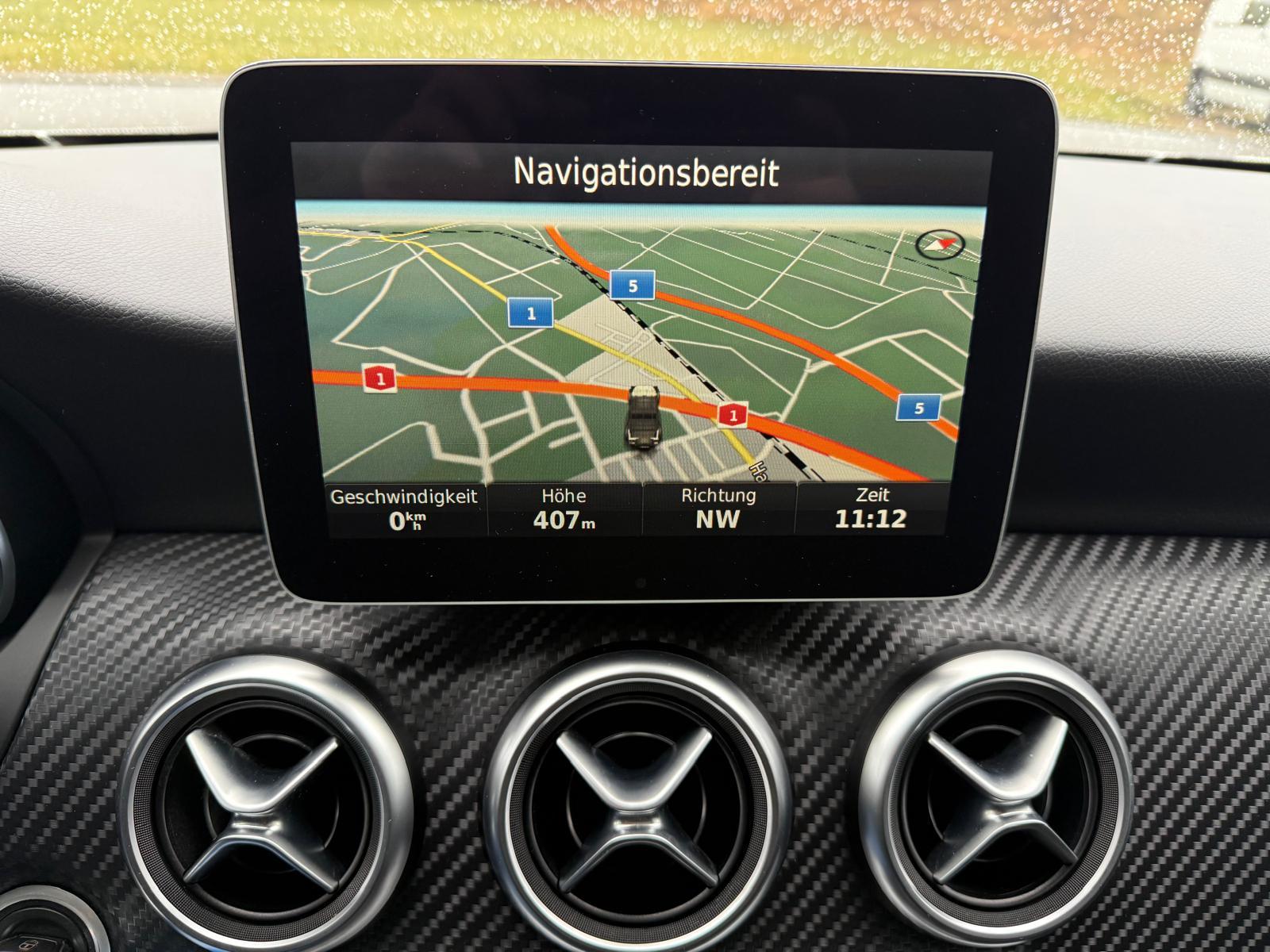 MERCEDES-BENZ A 180 AMG Line-image-14