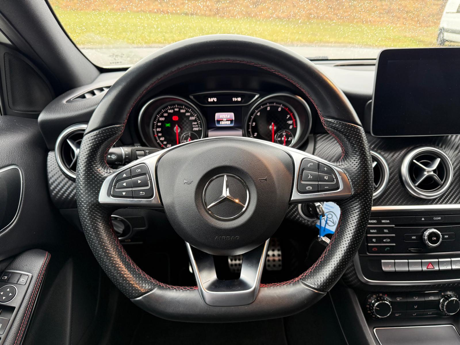 MERCEDES-BENZ A 180 AMG Line-image-10