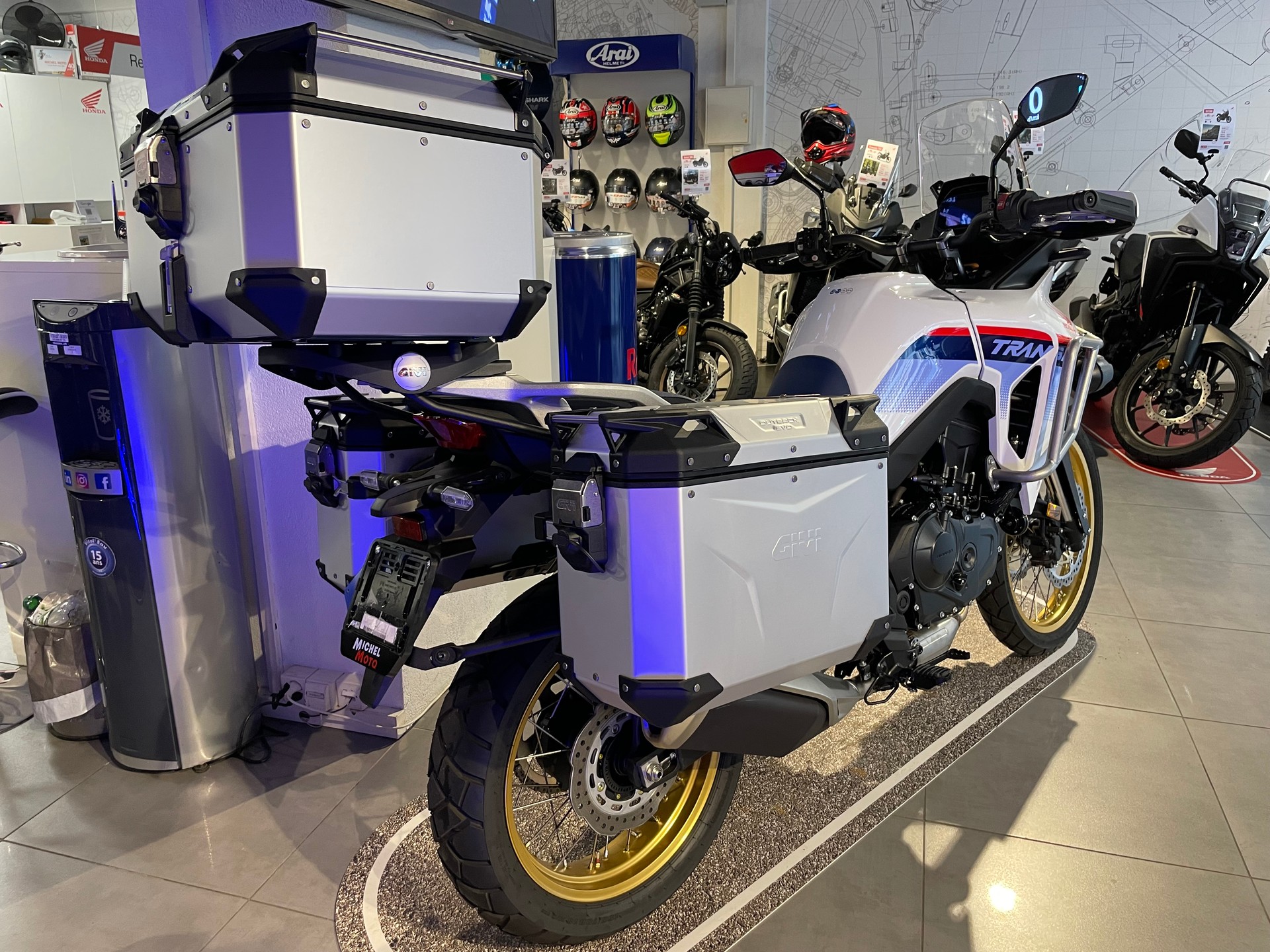 HONDA XL 750 Transalp-showroom-element-2