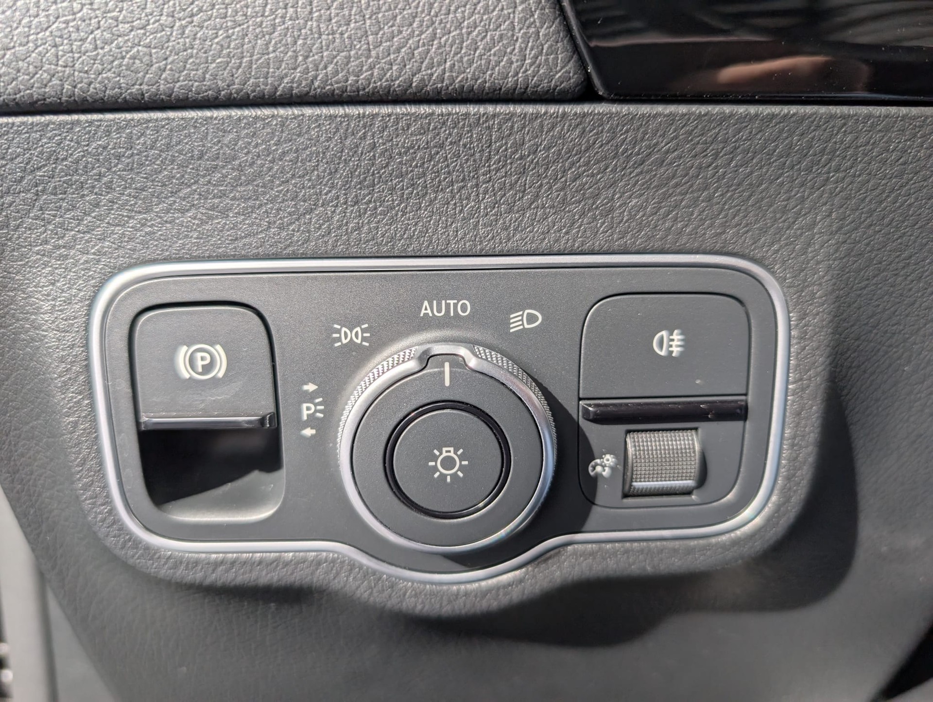 MERCEDES-BENZ B 250 4Matic 8G-DCT-image-10