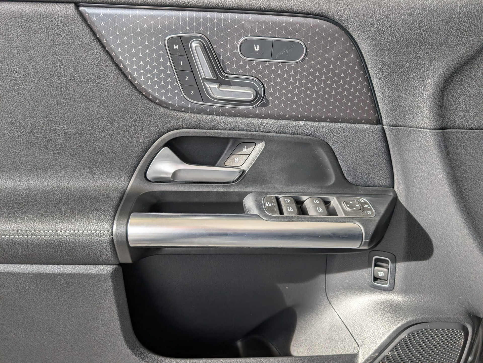 MERCEDES-BENZ B 250 4Matic 8G-DCT-image-9