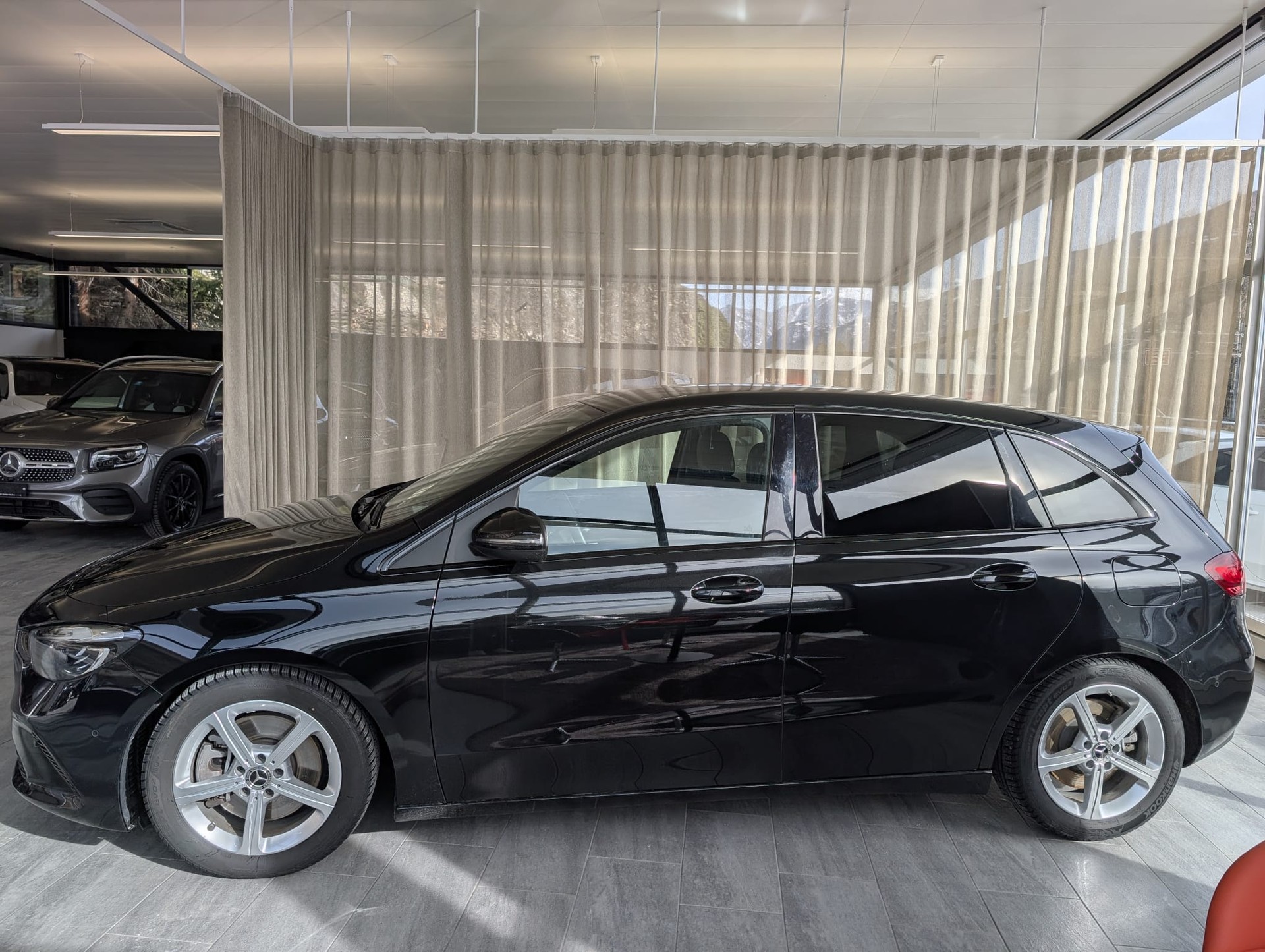 MERCEDES-BENZ B 250 4Matic 8G-DCT-image-1