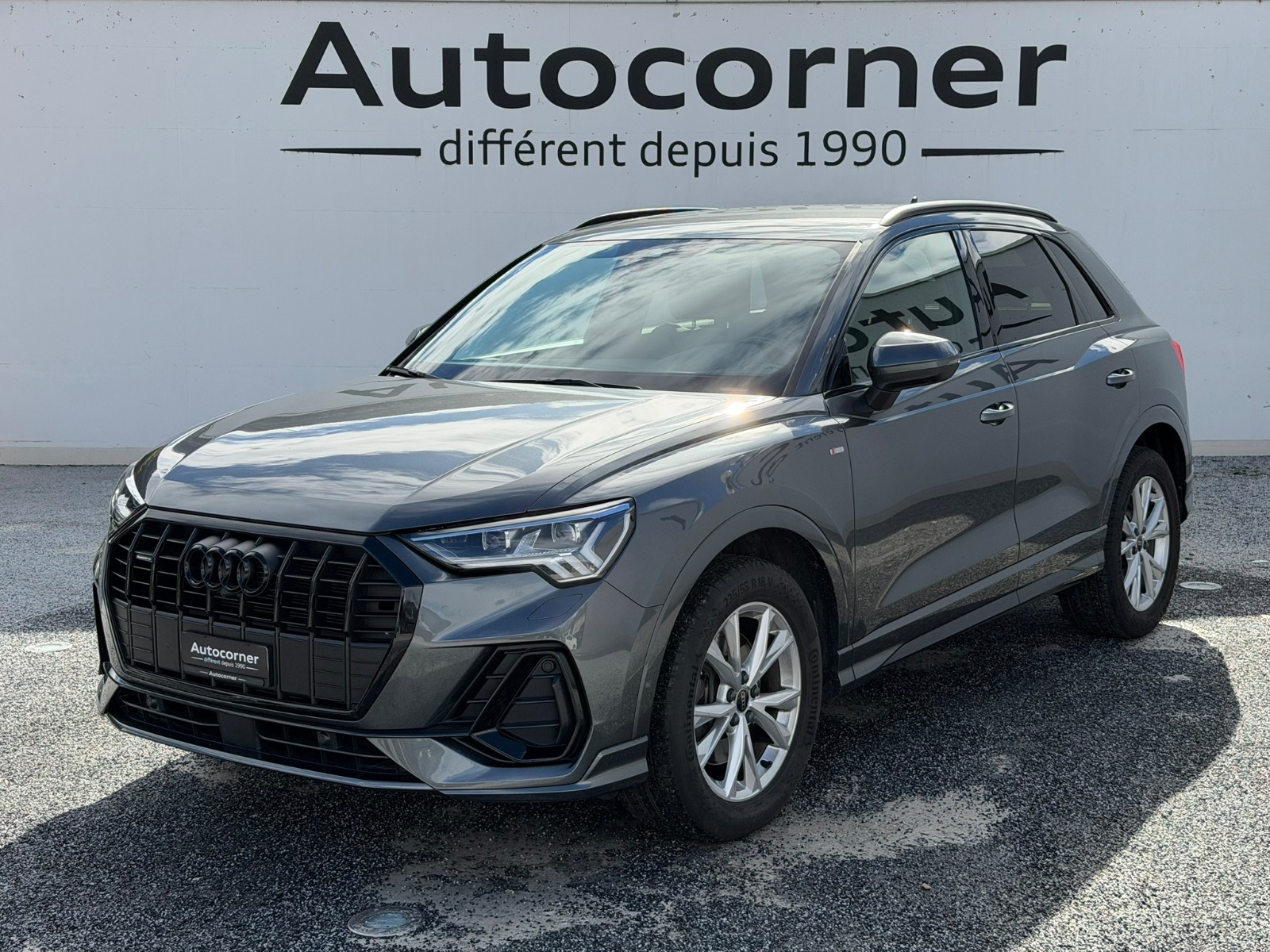 AUDI Q3 40 TFSI S line quattro S-tronic-image-0