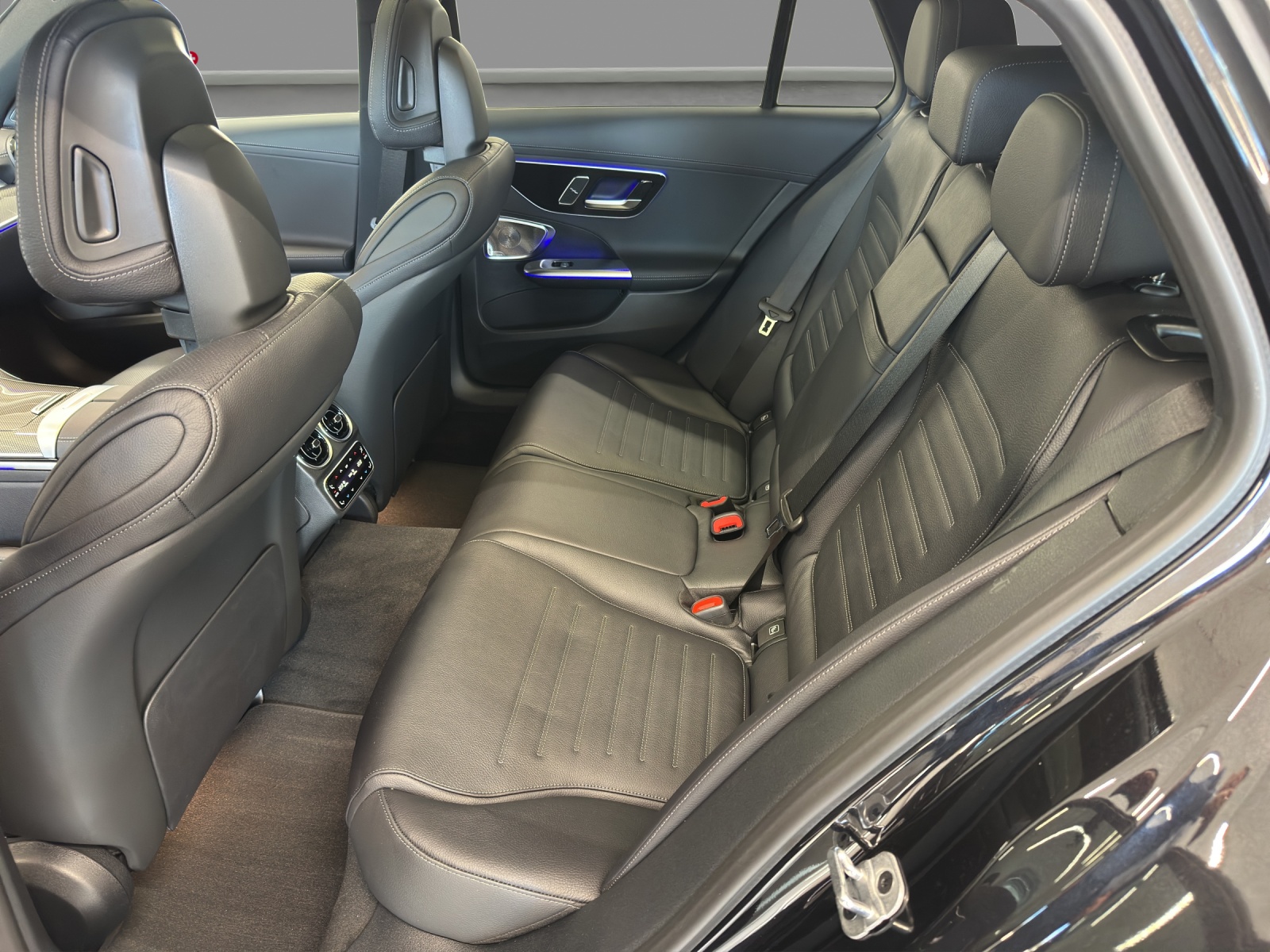 MERCEDES-BENZ C 220 d T 4 Matic Swiss Star-image-15