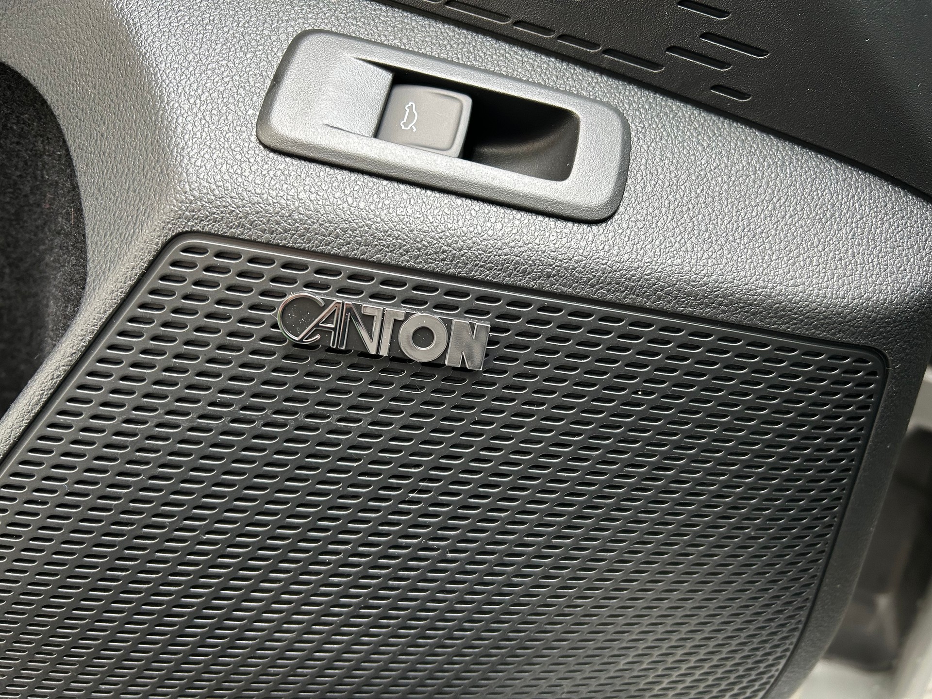 SKODA Octavia Combi 2.0 TSI DSG RS-image-12