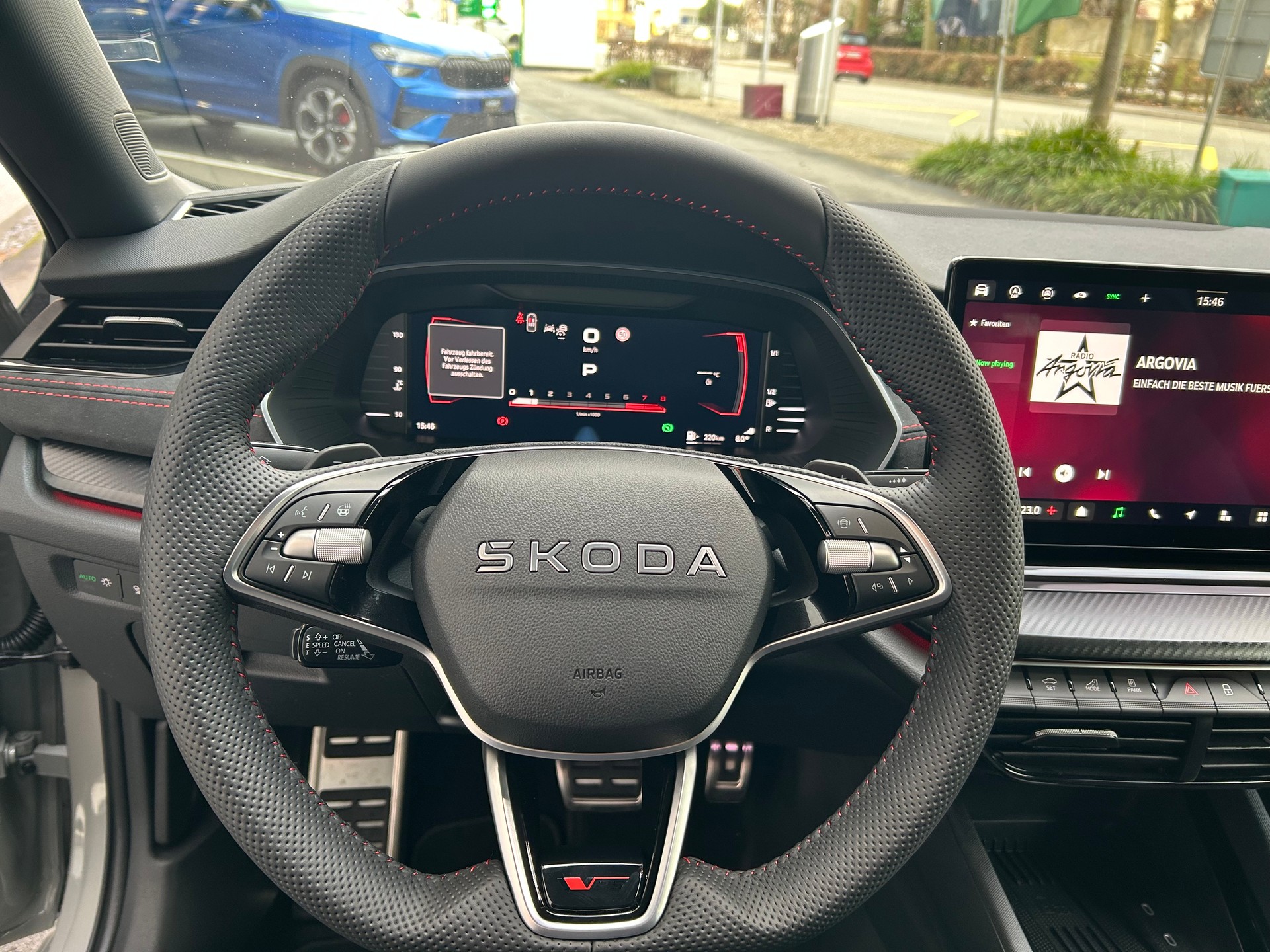 SKODA Octavia Combi 2.0 TSI DSG RS-image-9