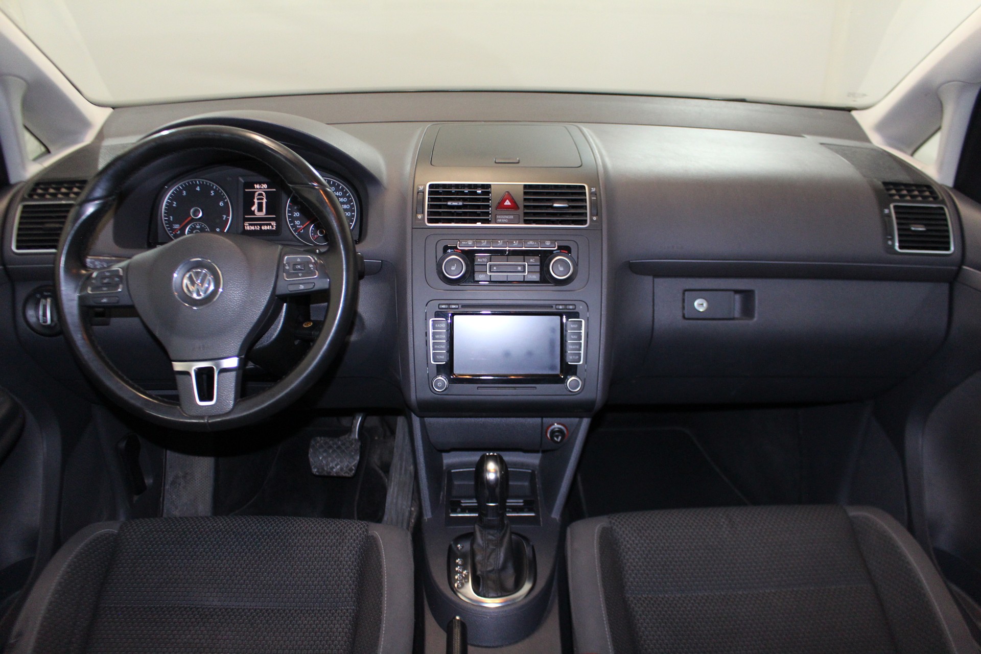 VW Touran 1.4 TSI 140 Comfortline DSG-image-12