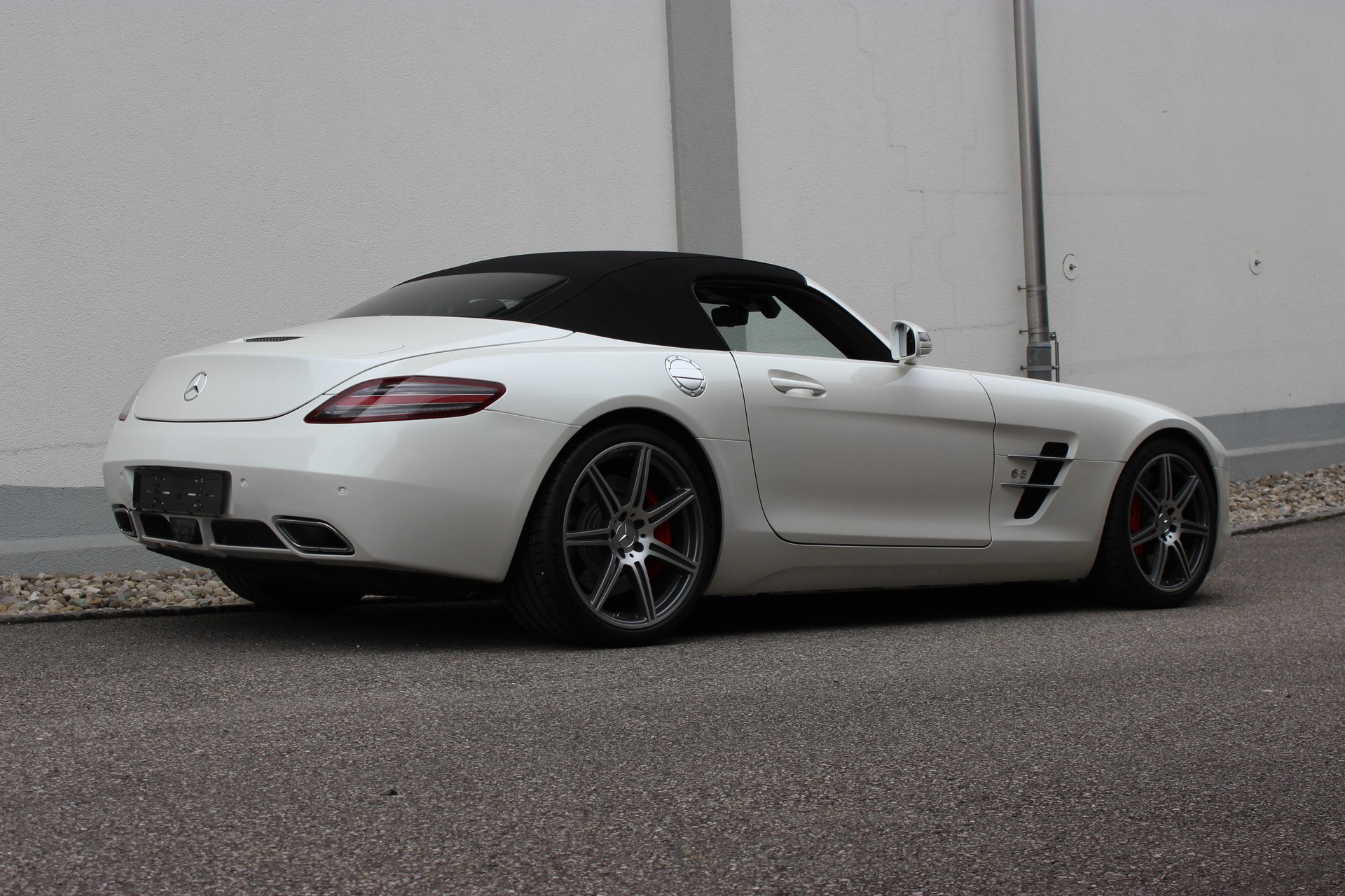 MERCEDES-BENZ SLS AMG Roadster-image-2