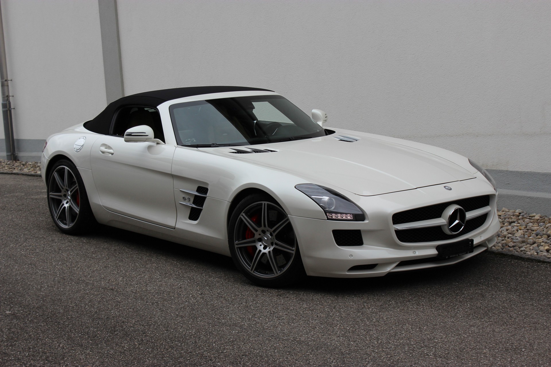 MERCEDES-BENZ SLS AMG Roadster-image-0