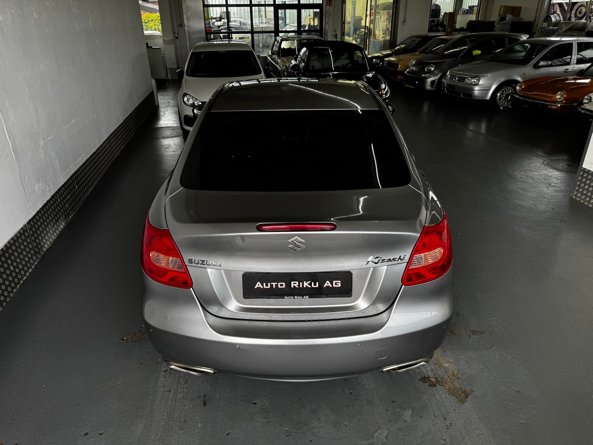 SUZUKI Kizashi 2.4 GL Top 4WD CVT-image-8