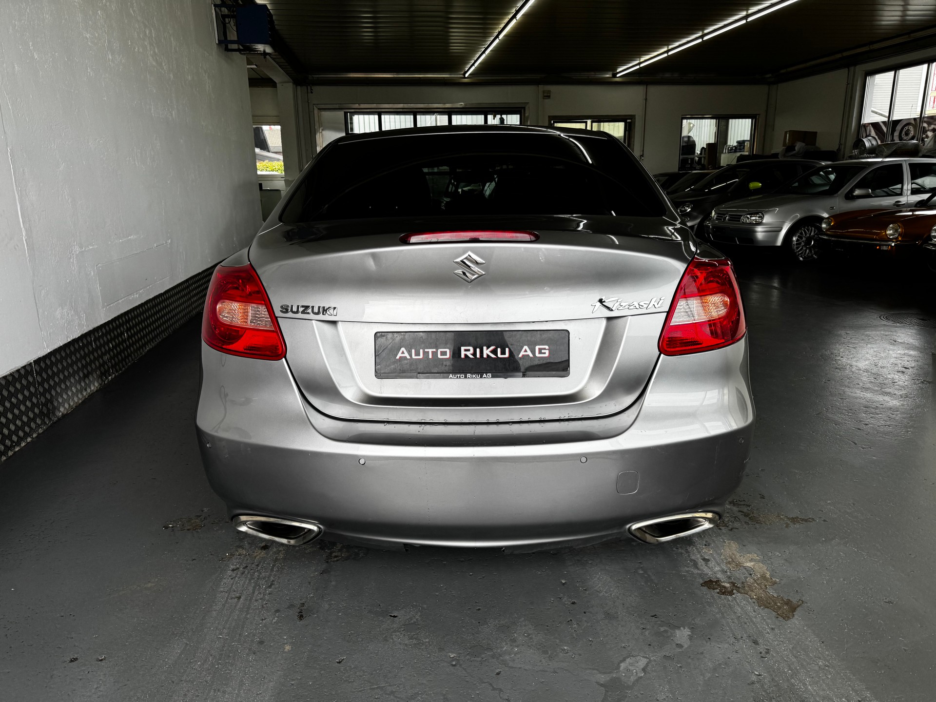 SUZUKI Kizashi 2.4 GL Top 4WD CVT-image-9