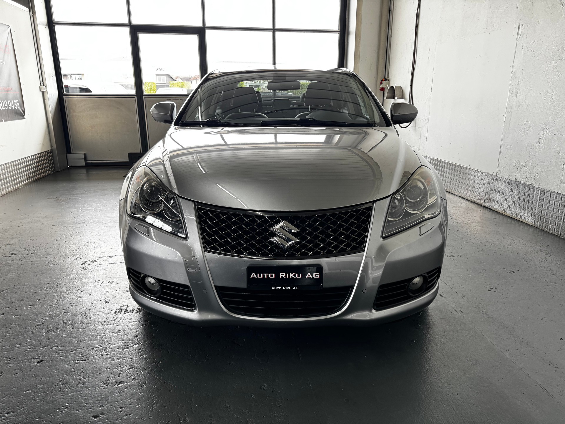 SUZUKI Kizashi 2.4 GL Top 4WD CVT-image-3