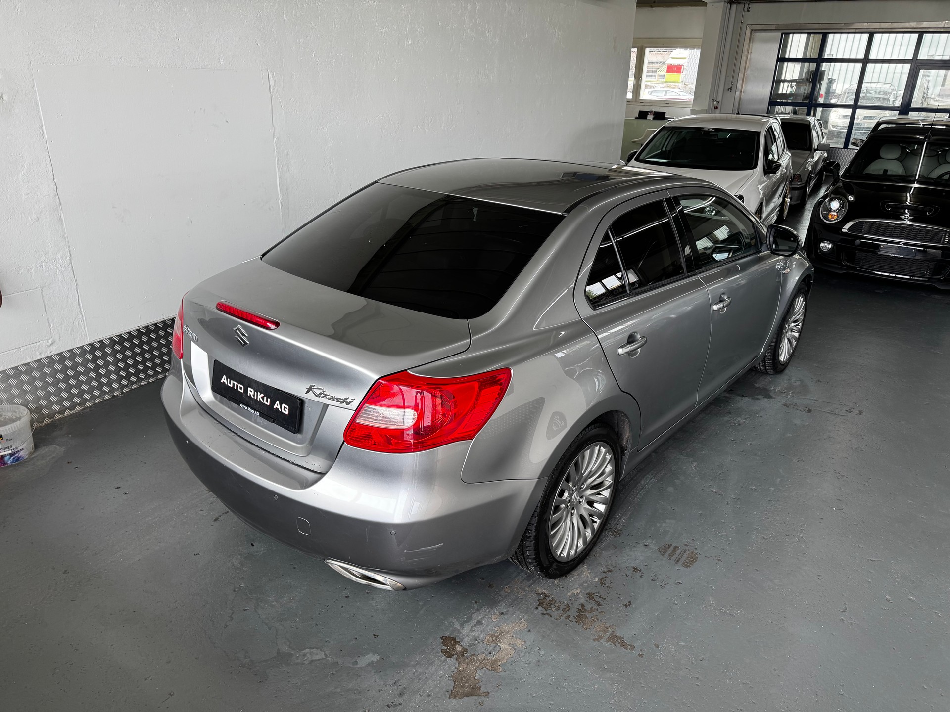 SUZUKI Kizashi 2.4 GL Top 4WD CVT-image-6