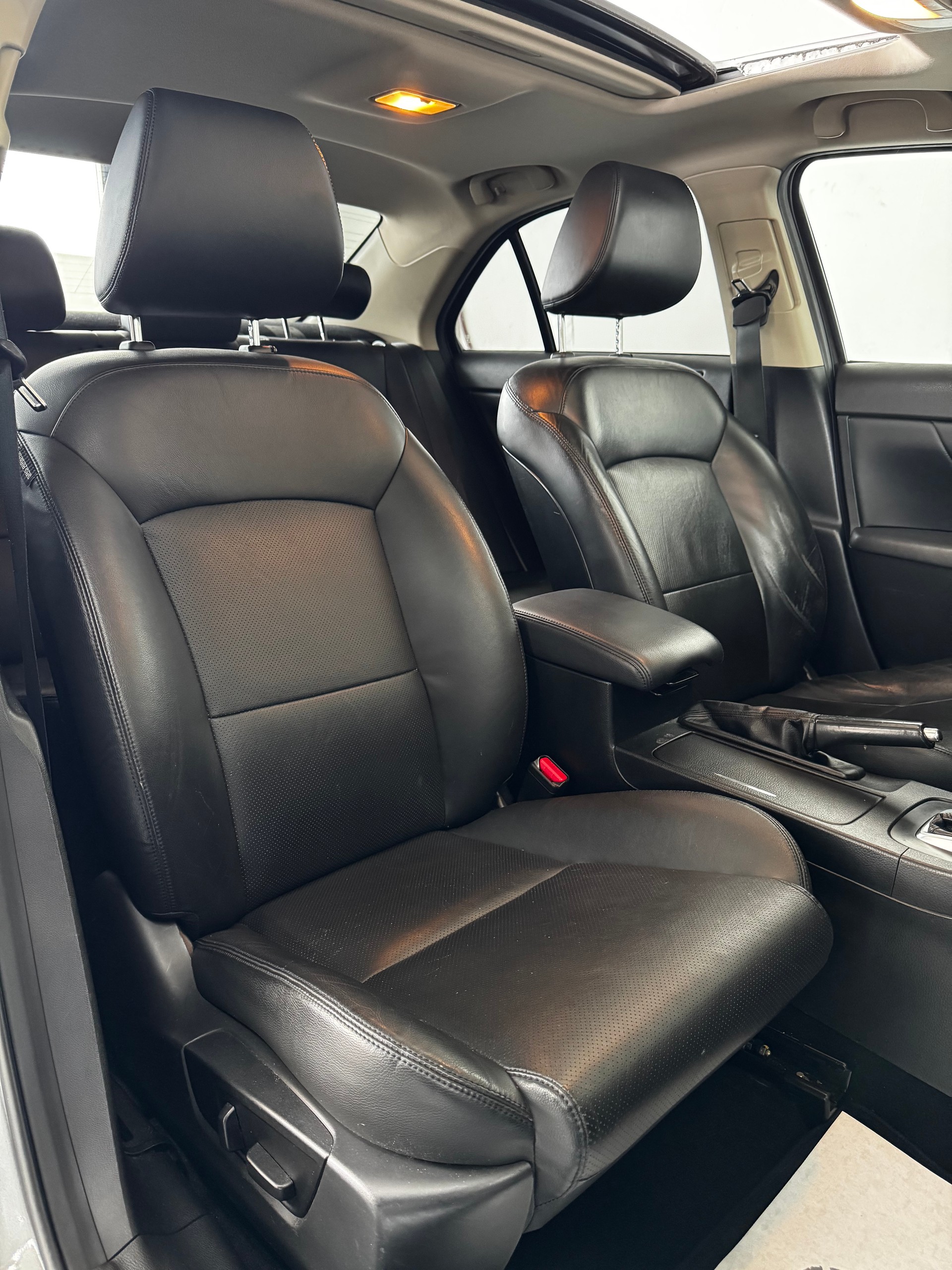 SUZUKI Kizashi 2.4 GL Top 4WD CVT-image-18