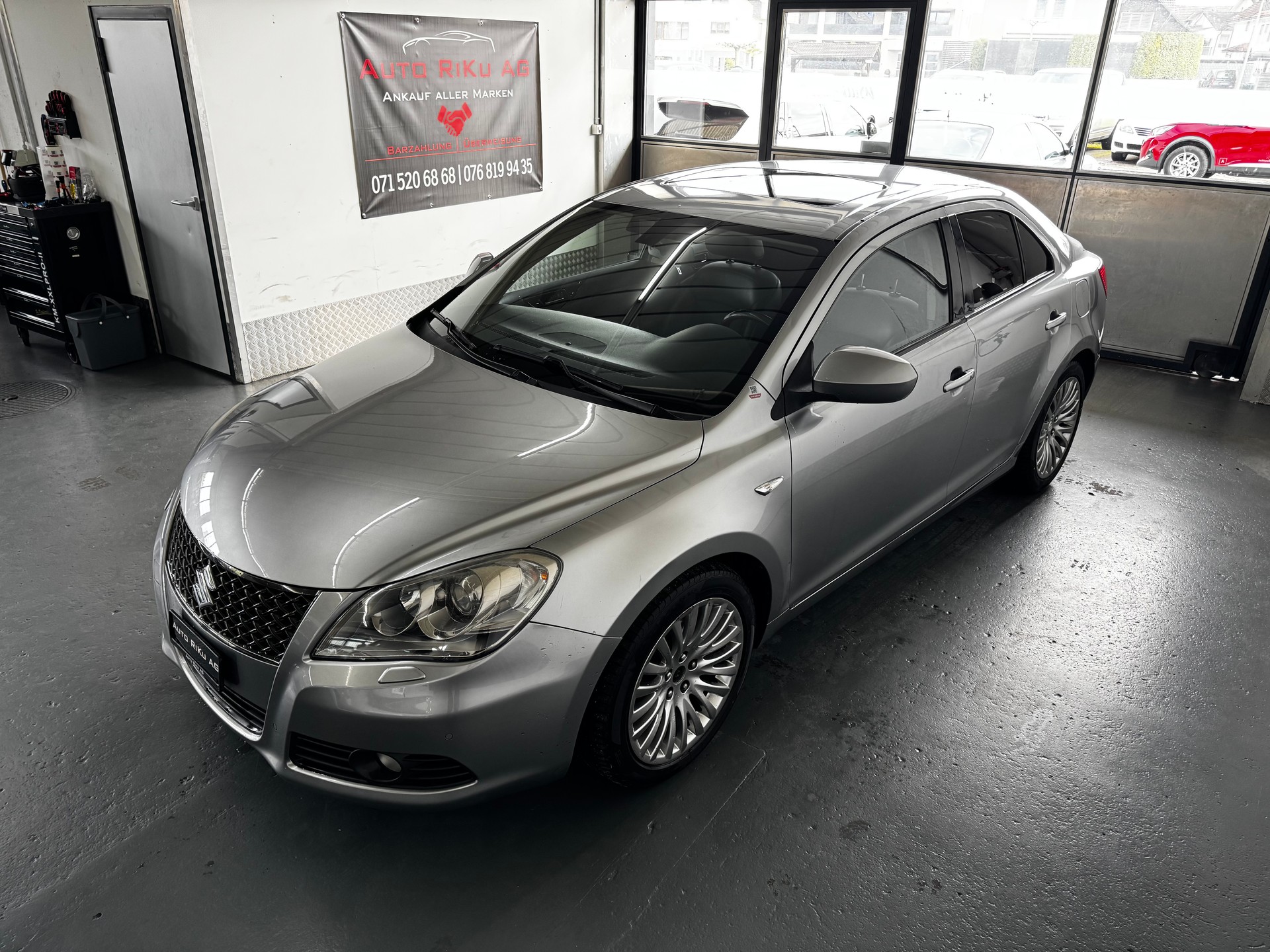 SUZUKI Kizashi 2.4 GL Top 4WD CVT-image-4
