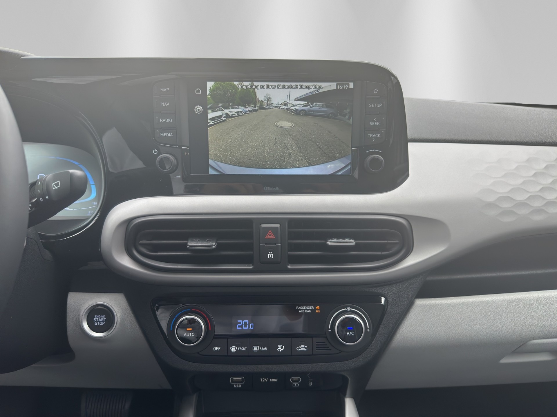 HYUNDAI i10 1.2 Vertex Aut.-image-17