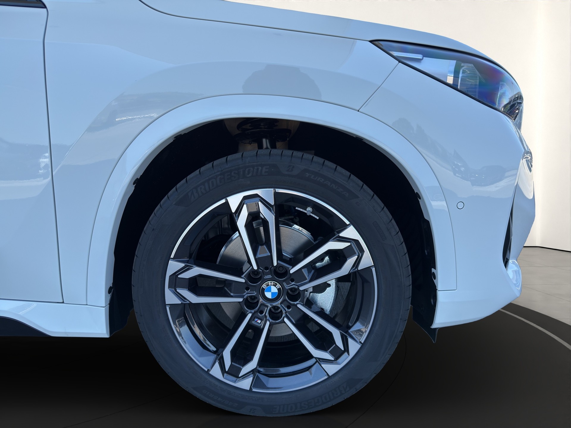BMW X1 xDrive 20d 48V M Sport-image-6
