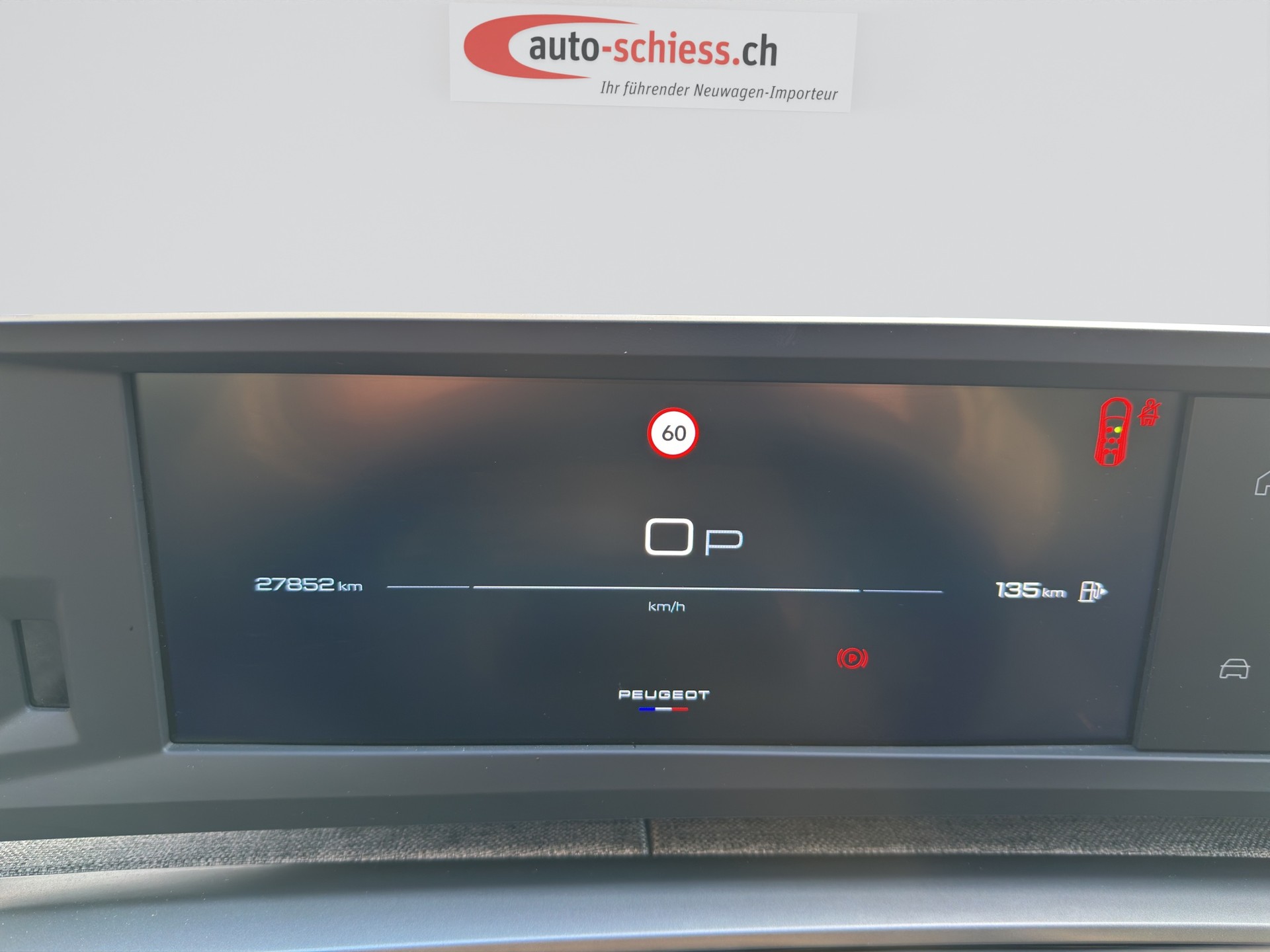 PEUGEOT 5008 145 Hybrid 7Pl. Allure-image-11