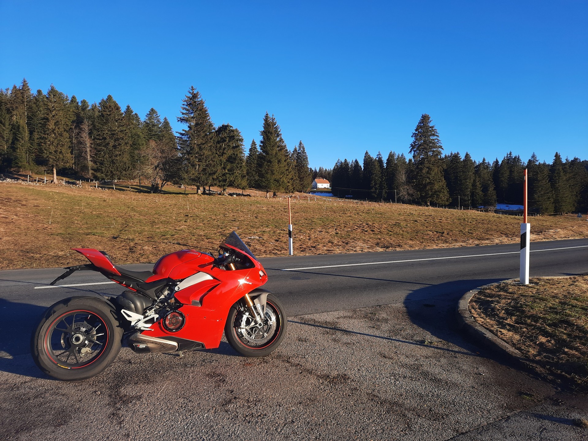 DUCATI Panigale 1103 V4 S-image-2