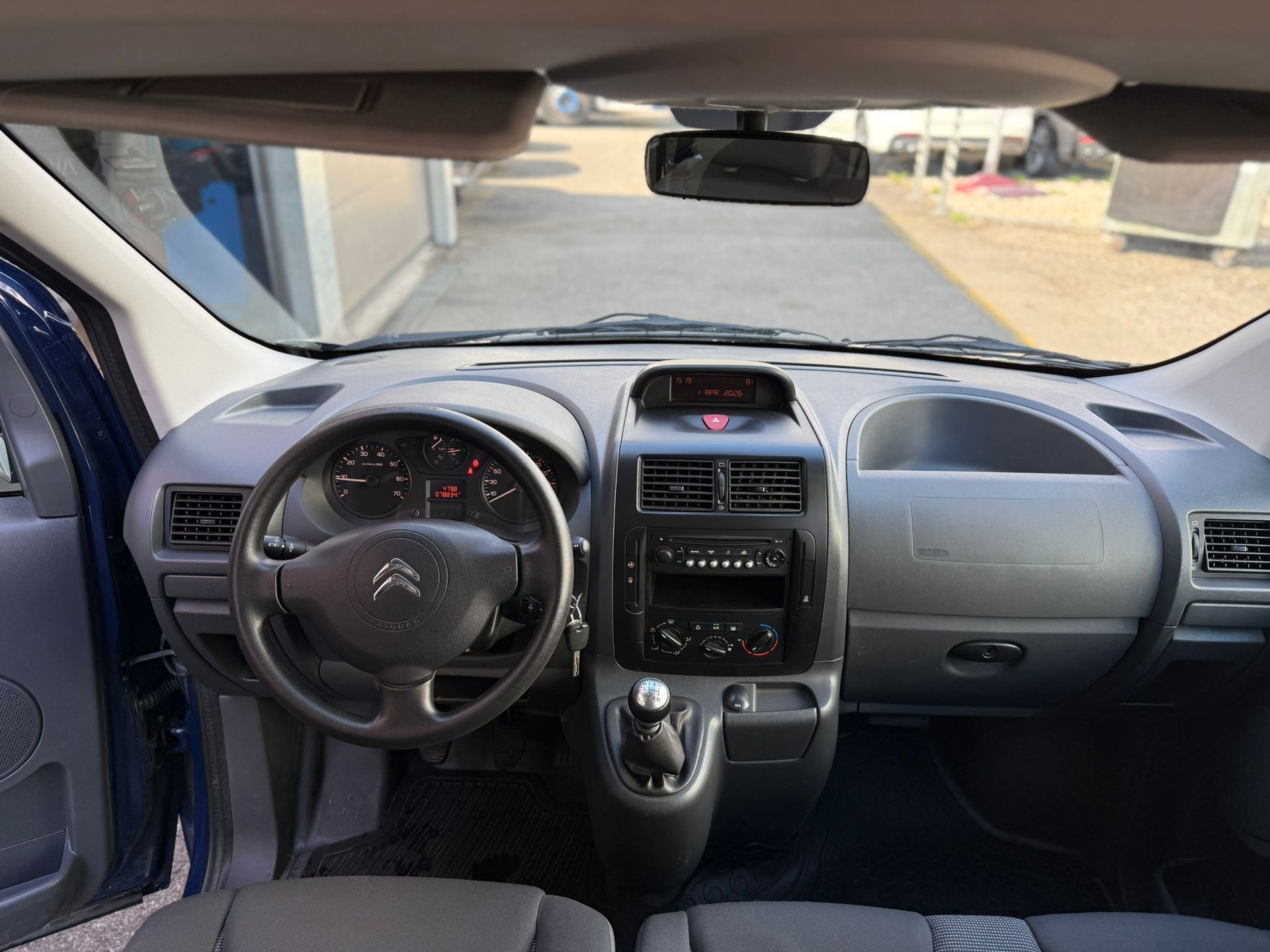 CITROEN Jumpy 2.0 HDi L2H1 Attraction-image-8