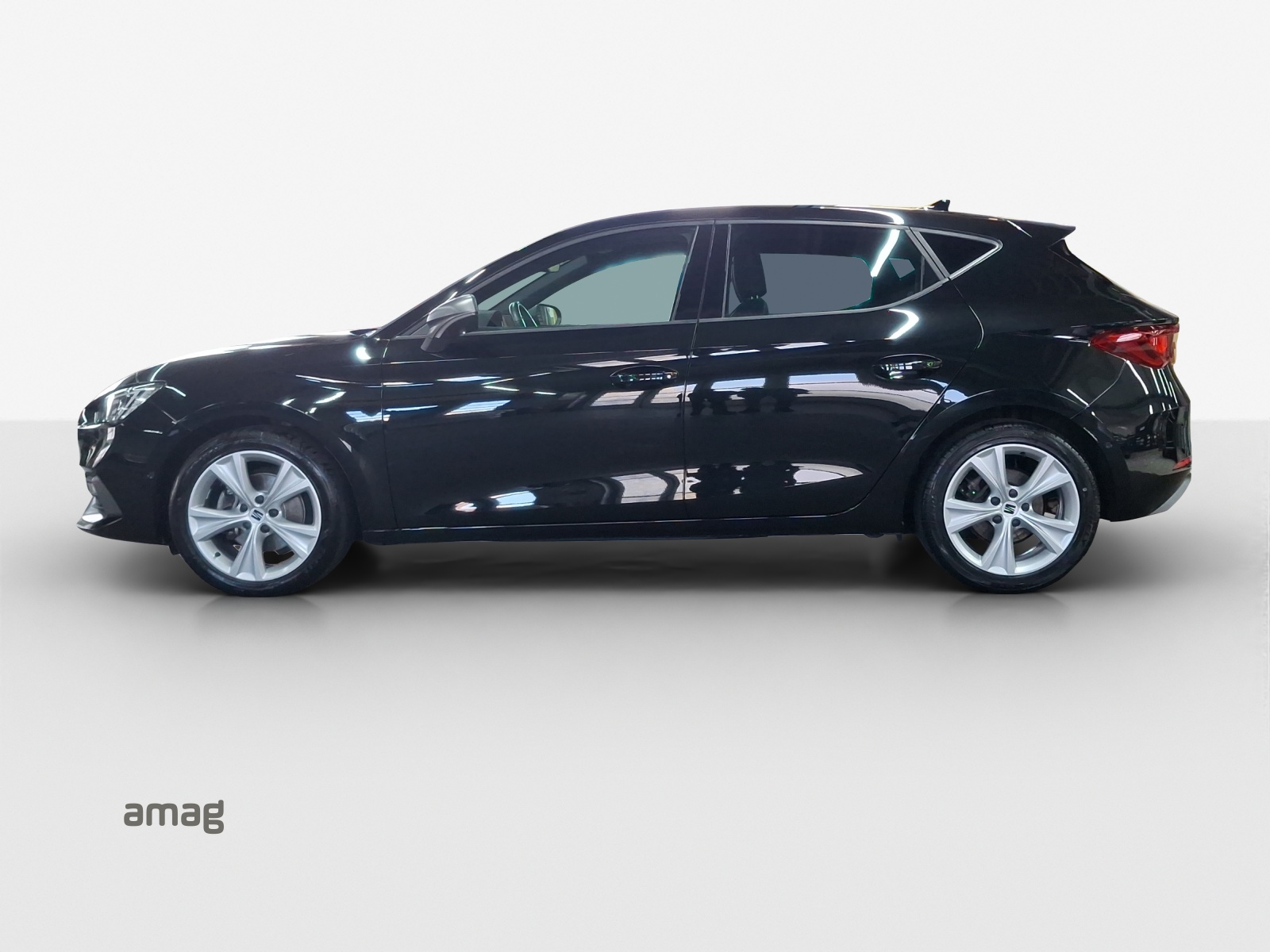 SEAT Leon 1.5 eTSI mHEV DSG FR-image-1