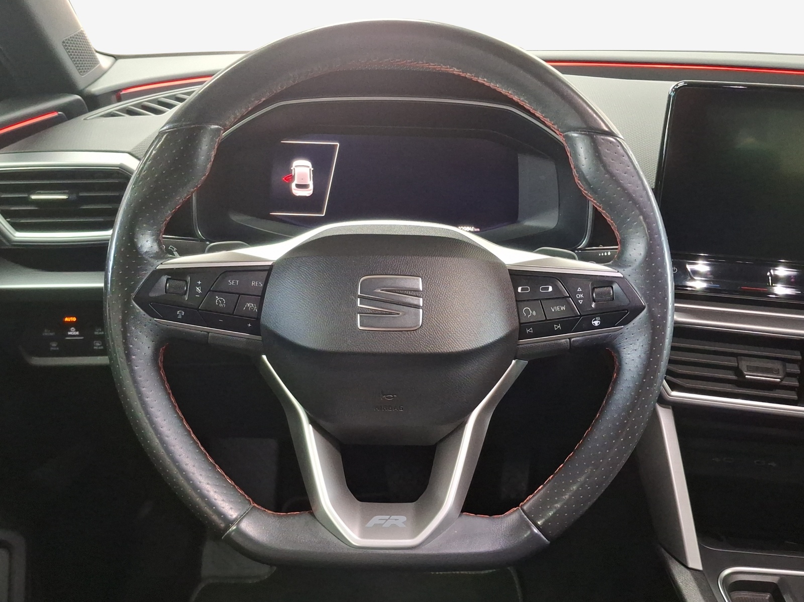 SEAT Leon 1.5 eTSI mHEV DSG FR-image-9