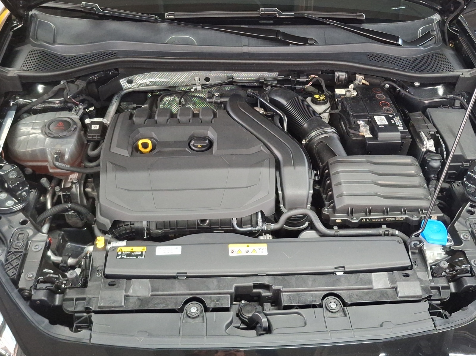SEAT Leon 1.5 eTSI mHEV DSG FR-image-13