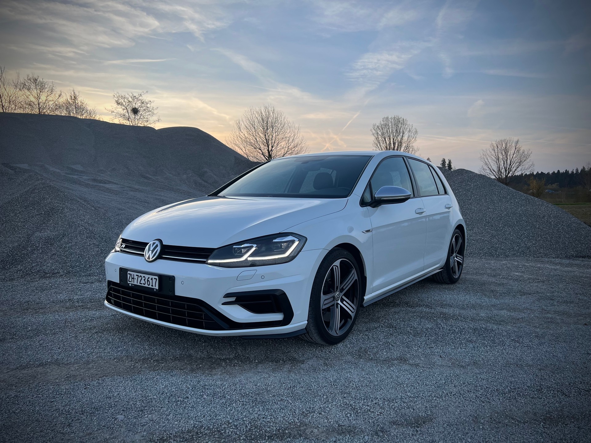 VW 2.0 TSI R 4Motion DSG-image-1