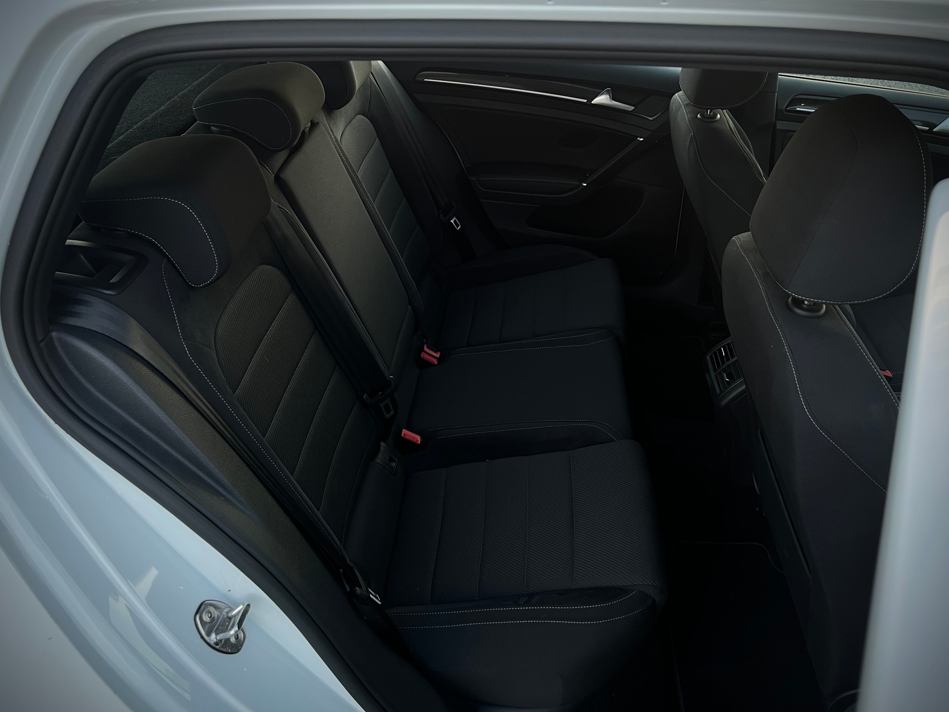 VW 2.0 TSI R 4Motion DSG-image-11