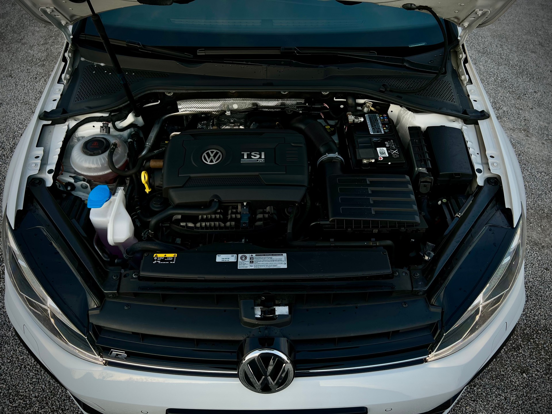 VW 2.0 TSI R 4Motion DSG-image-12