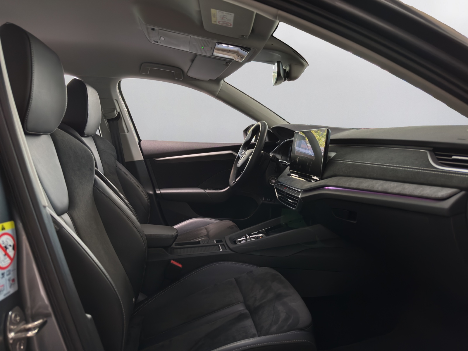 SKODA Octavia Combi 2.0 TDI DSG Selection-image-13