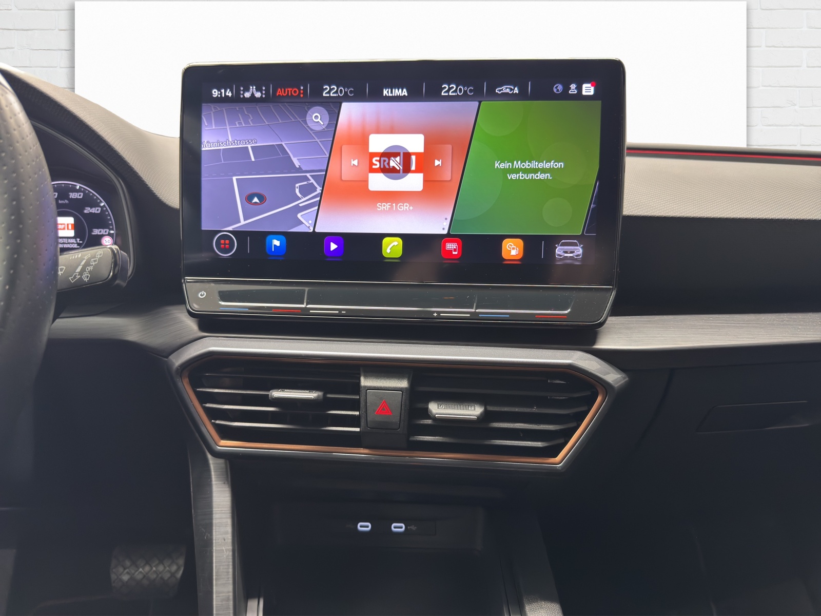 CUPRA Leon ST 1.5 eTSI DSG-image-8