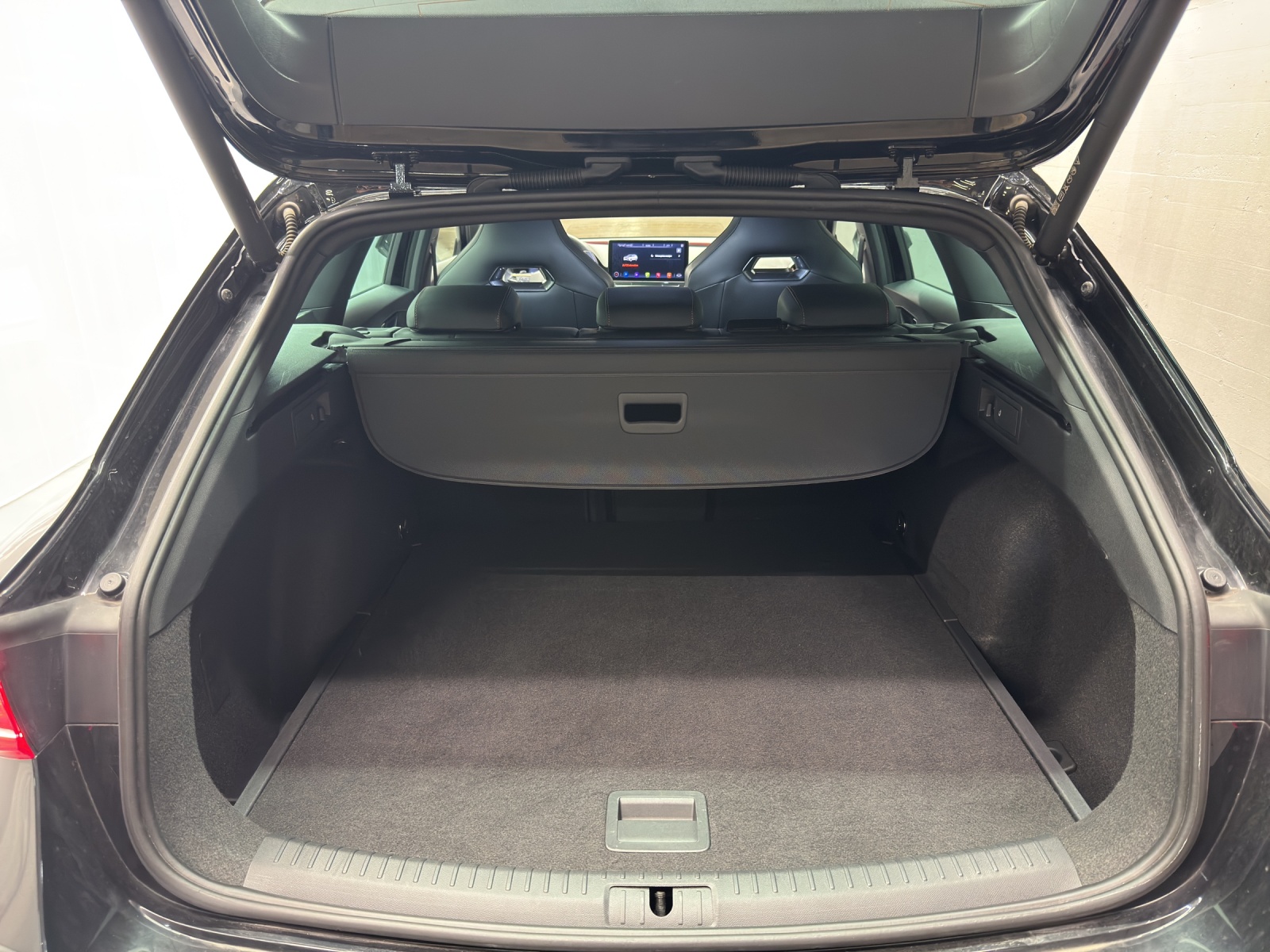 CUPRA Leon ST 1.5 eTSI DSG-image-10