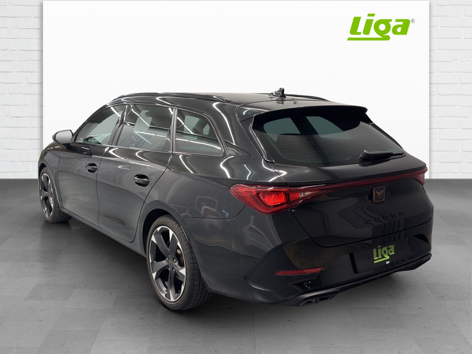 CUPRA Leon ST 1.5 eTSI DSG-image-3