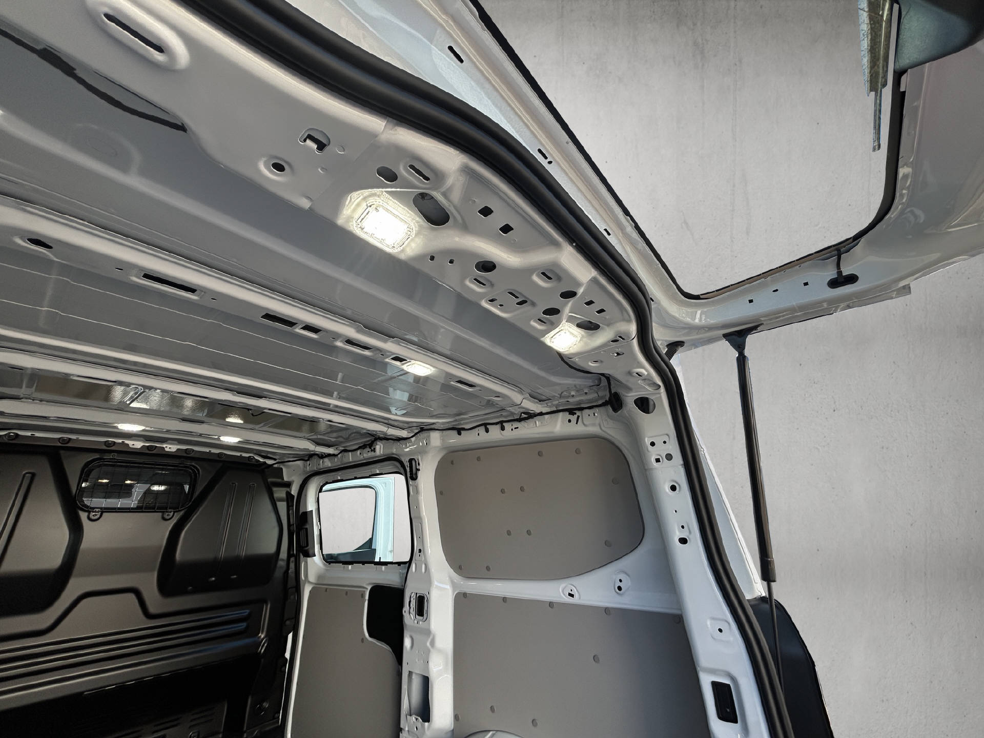 FORD Transit Custom Van 280 L1 2.0 EcoBlue 110 Trend-image-21