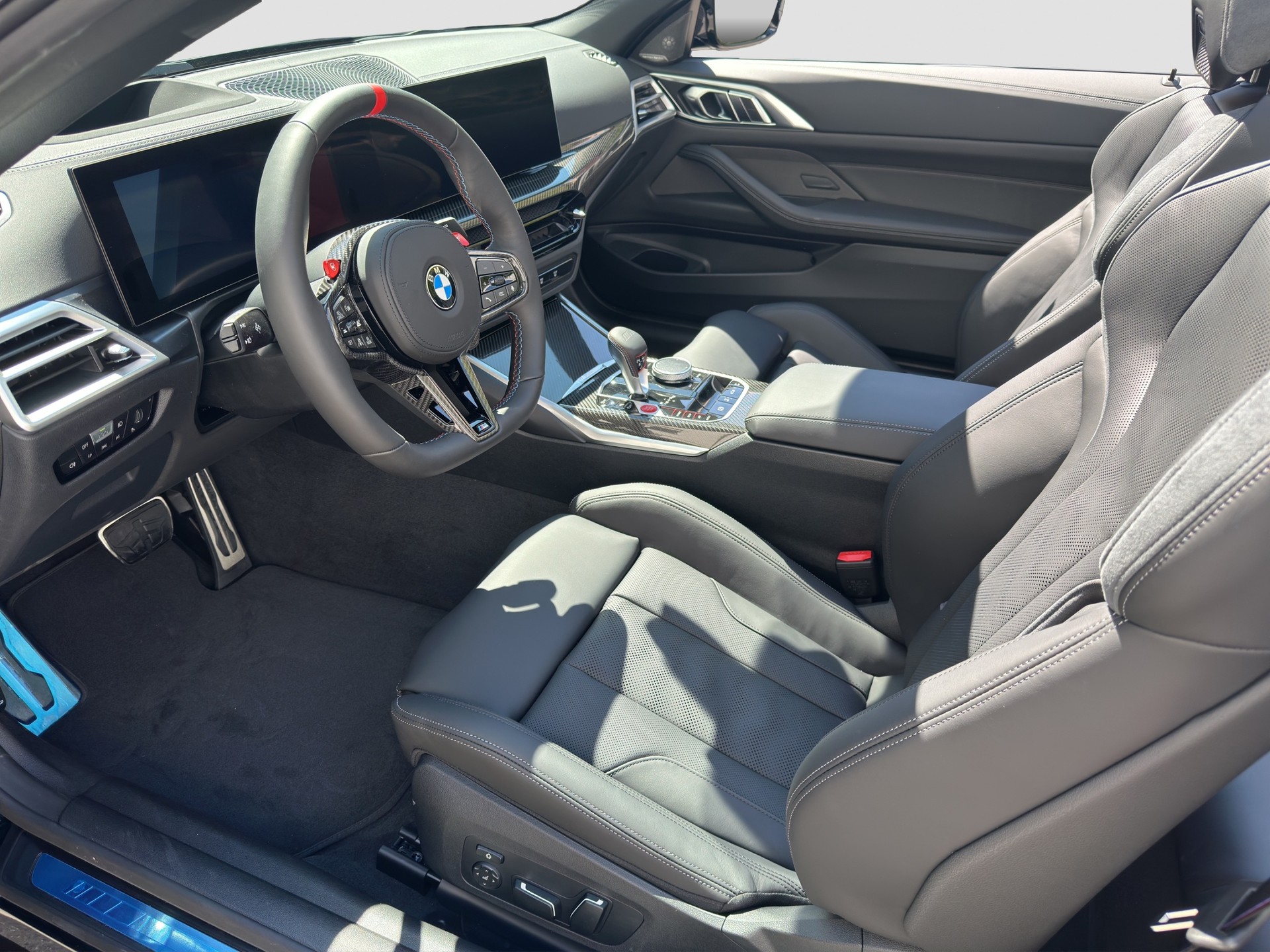 BMW M4 Cabrio Competition M xDrive-image-12