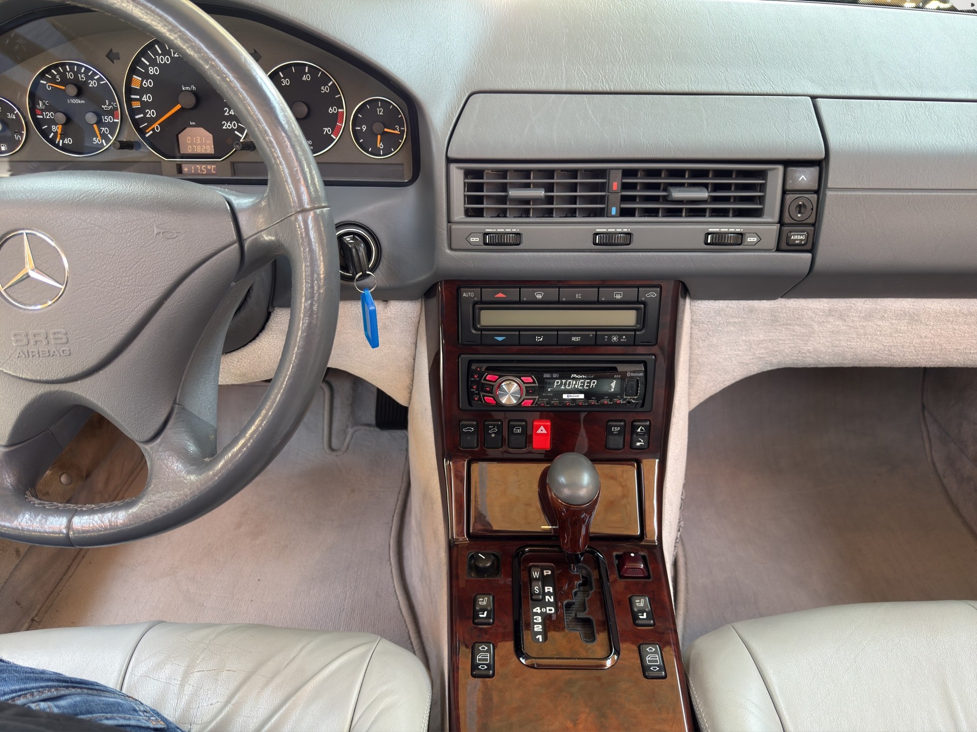 MERCEDES-BENZ SL 320 Automatic-image-11