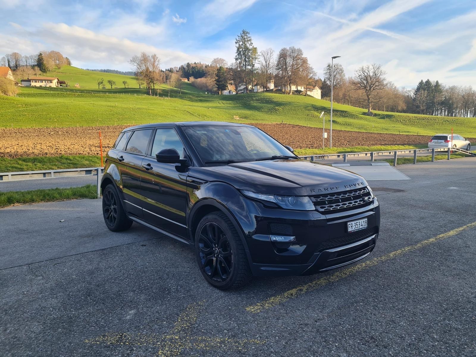 LAND ROVER Range Rover Evoque 2.0 Si4 Prestige AT9-image-1