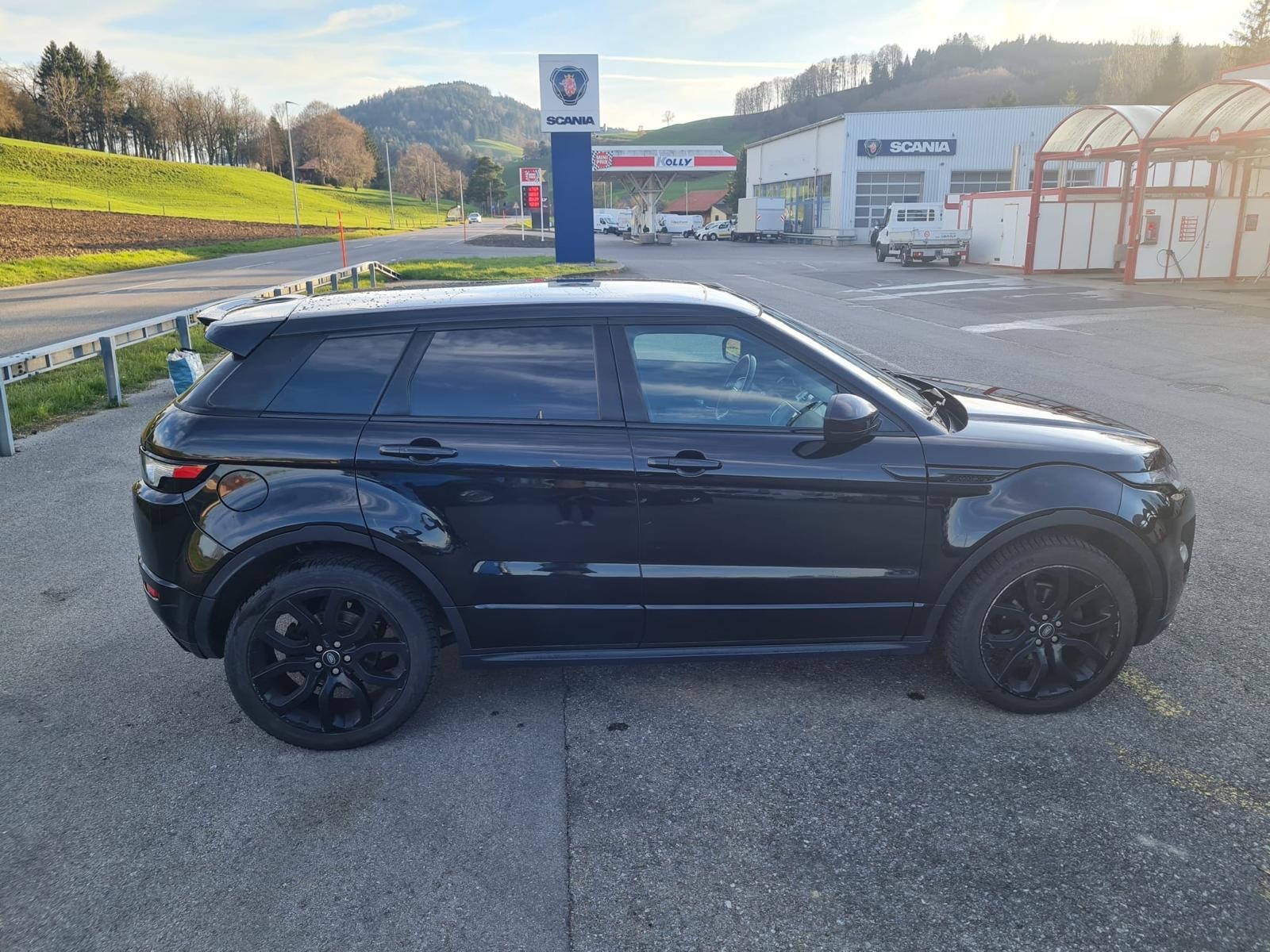 LAND ROVER Range Rover Evoque 2.0 Si4 Prestige AT9-image-3